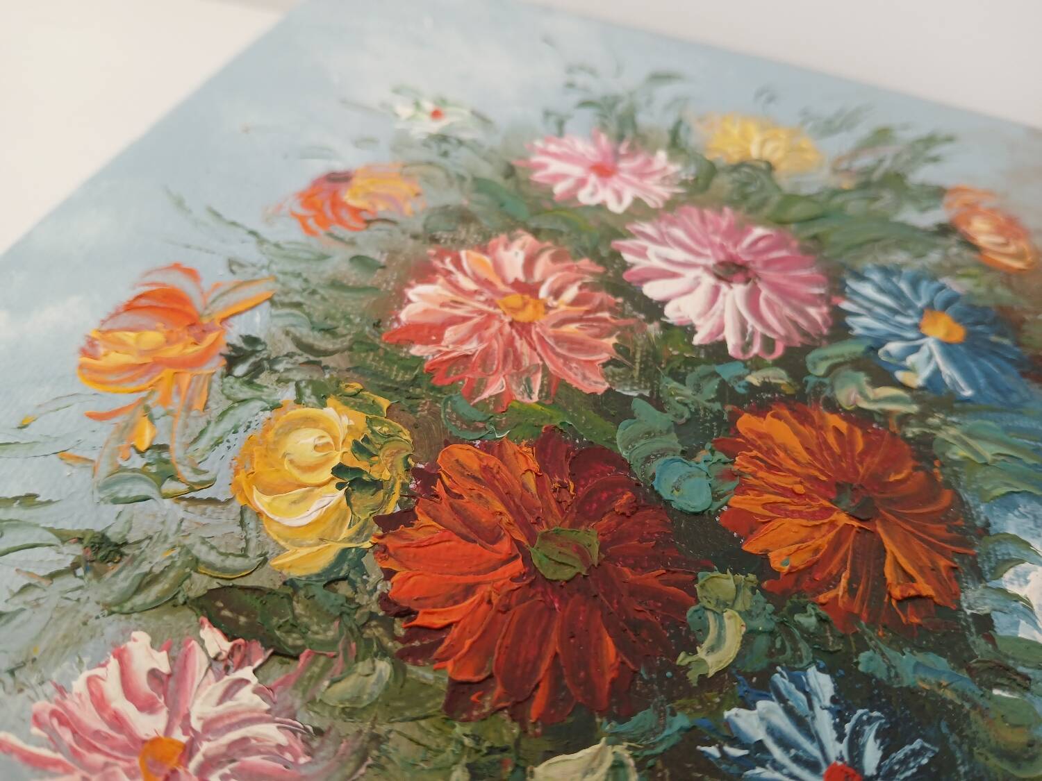 Small painting, bouquet of flowers, blue background