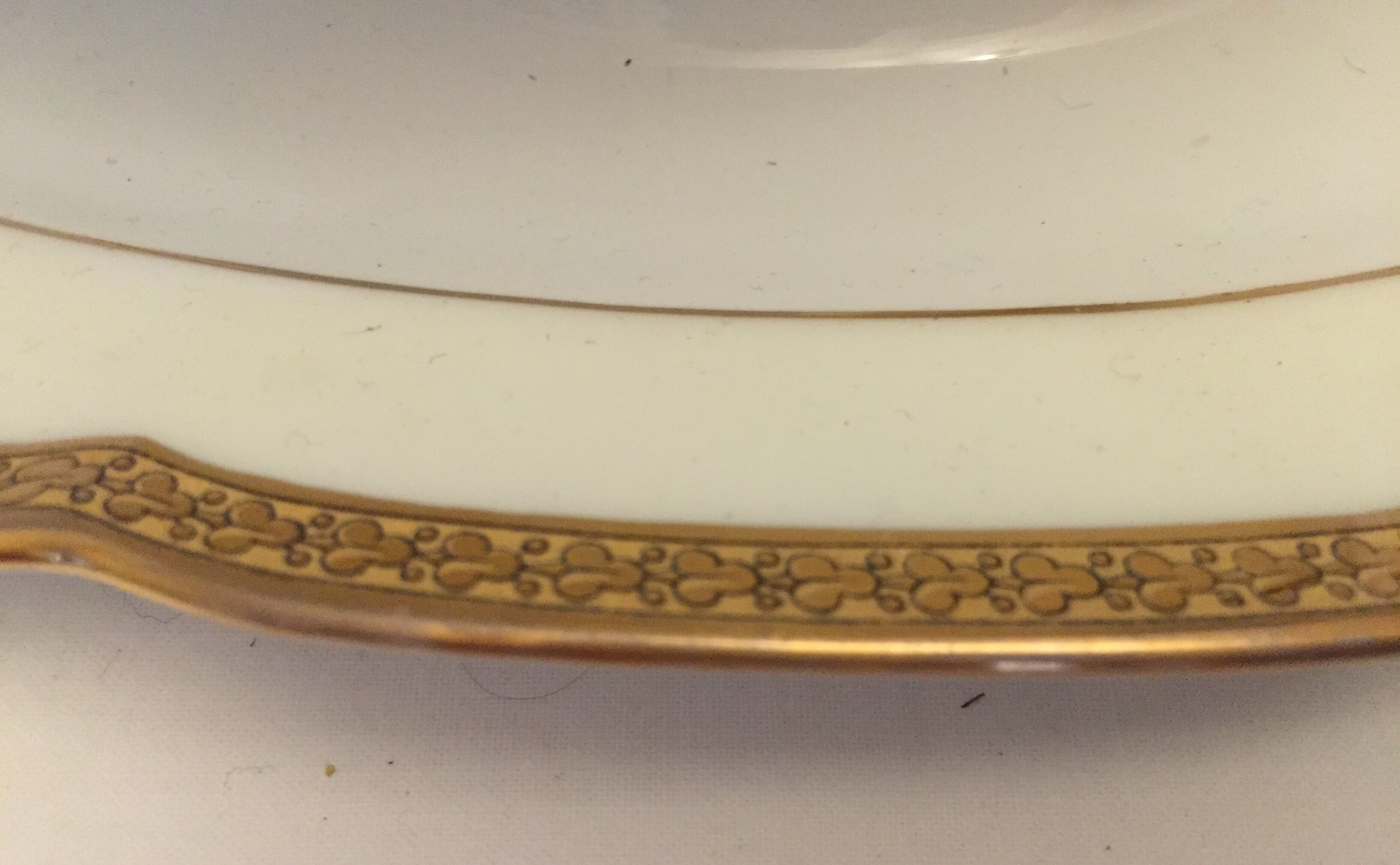 Saucière en porcelaine de Limoges