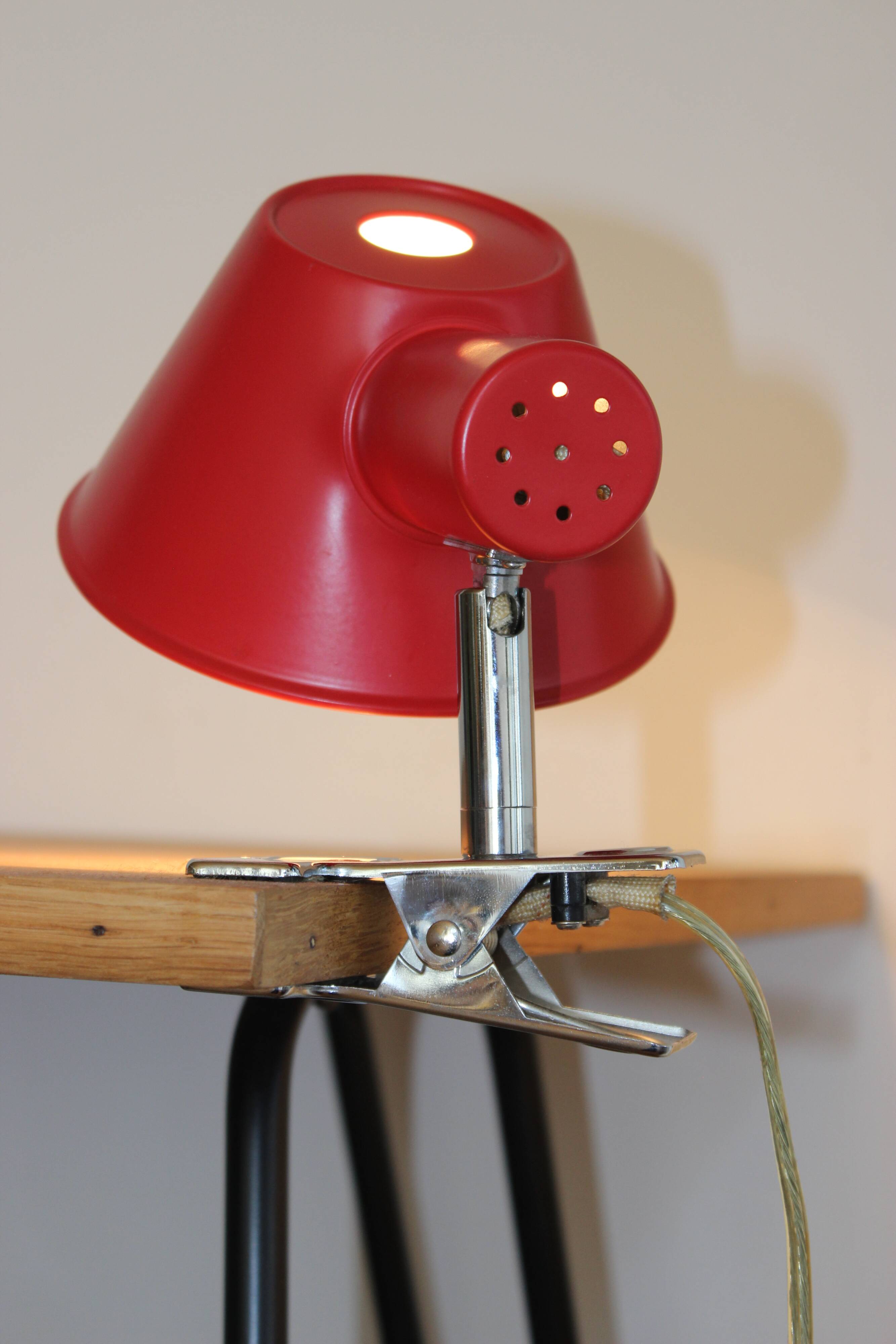 Adjustable clamp spotlight in red lacquered metal - vintage design