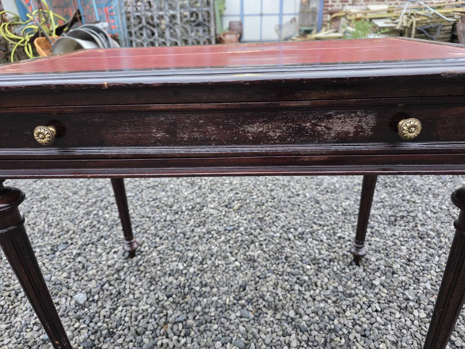 Bureau plat en acajou du XXe