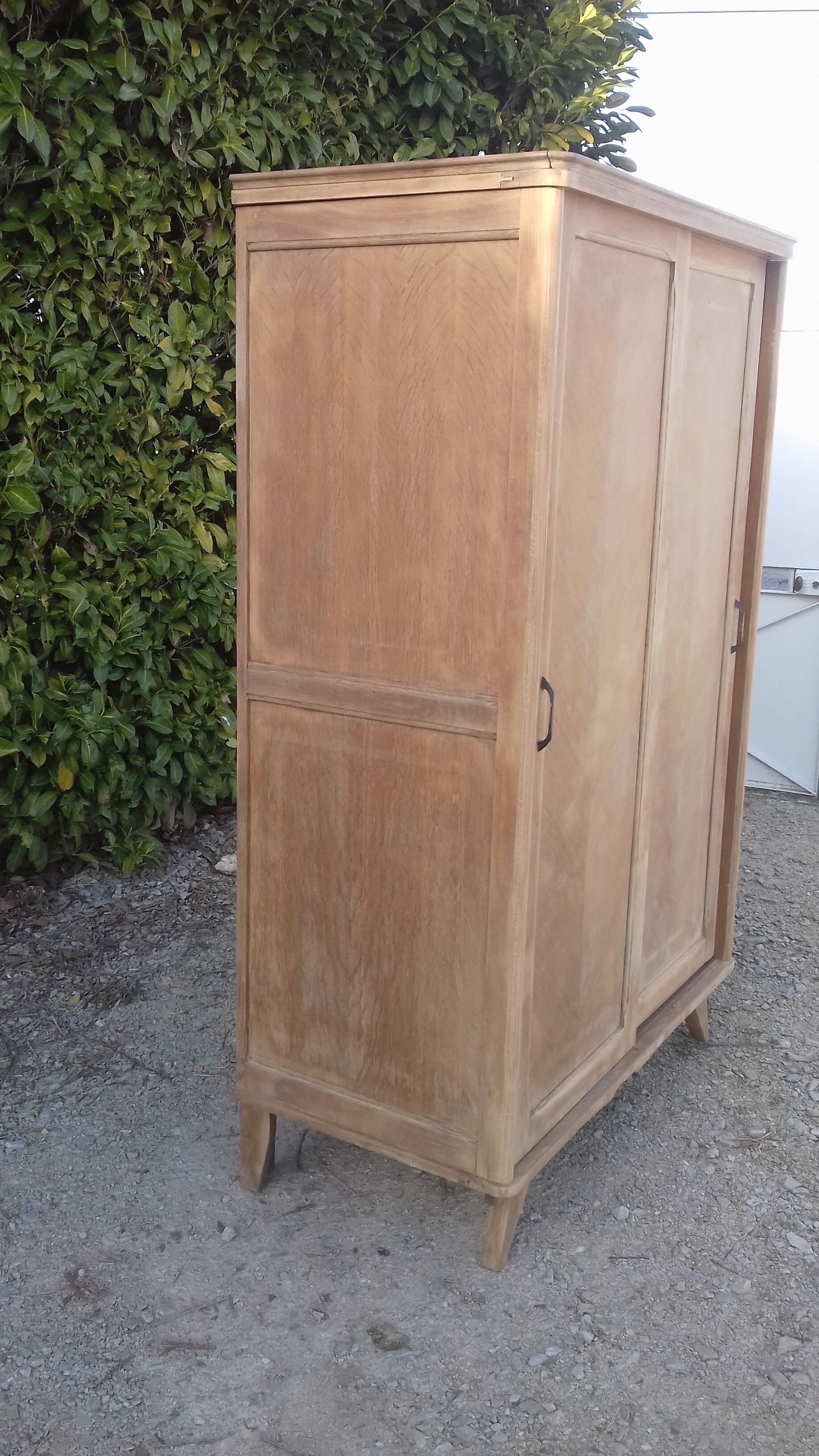 Cabinet feet compass 2 sliding doors wooden gross vintage
