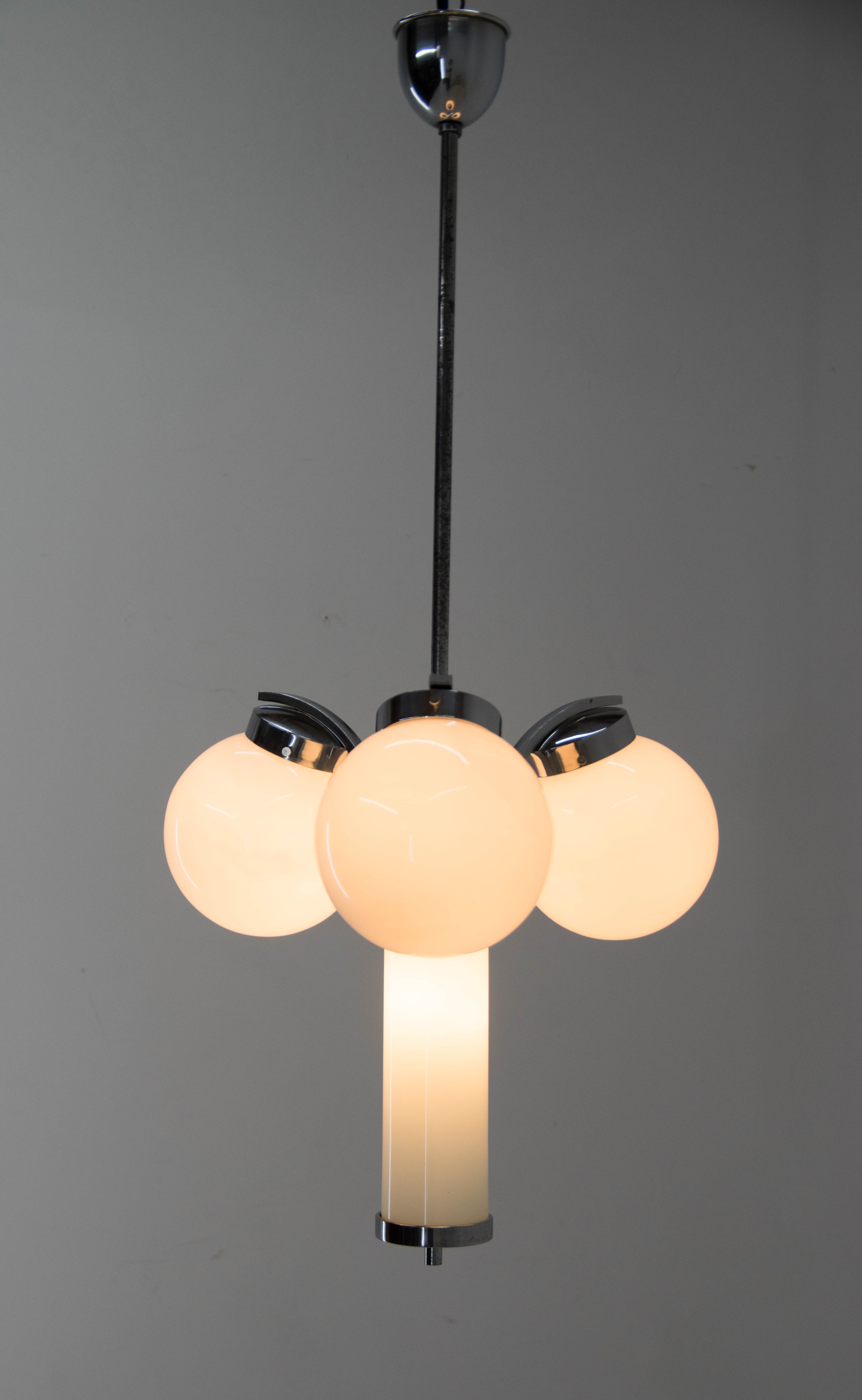 Lustre art déco en chrome et verre, années 1930