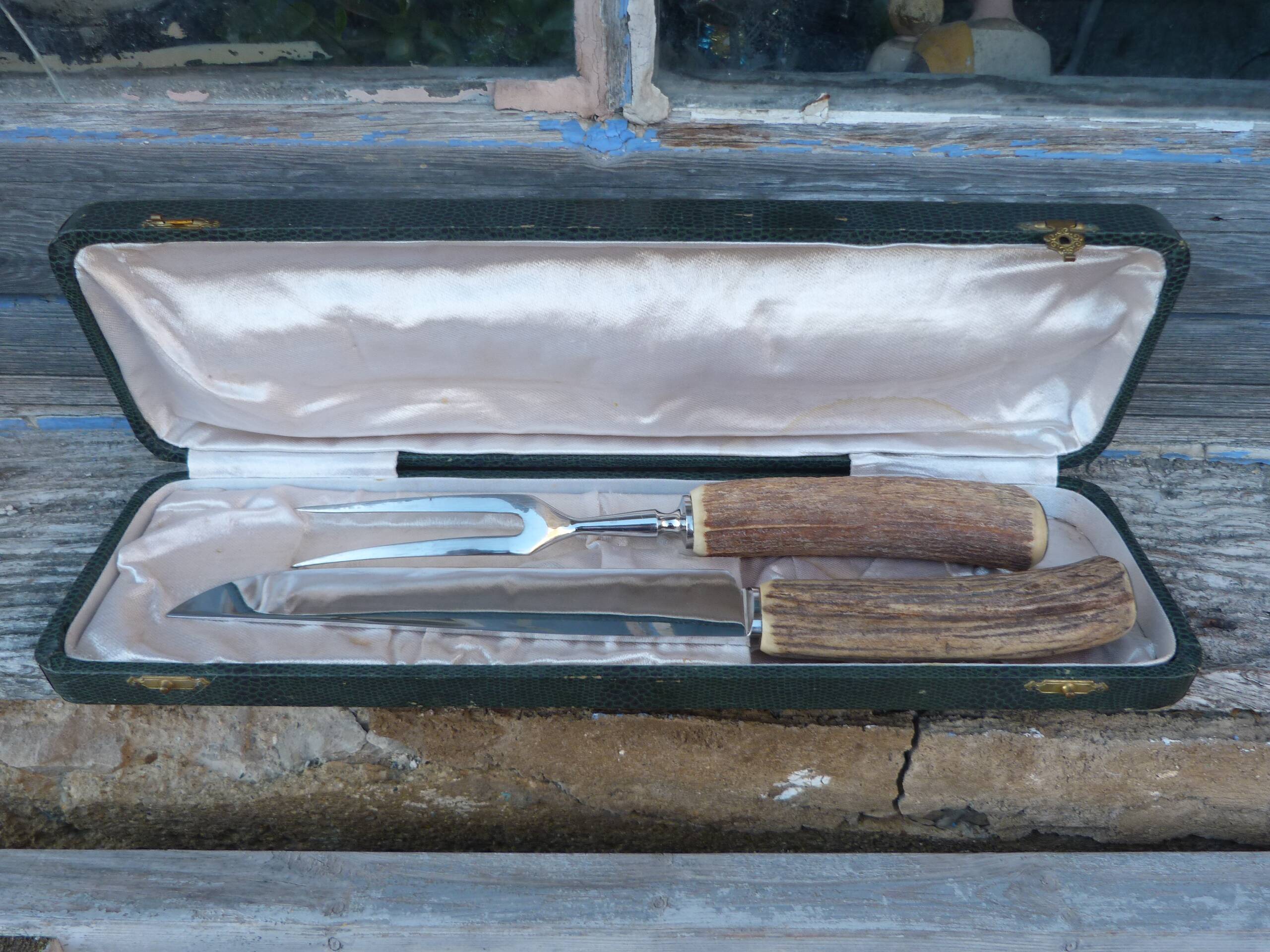 Horn and stainless steel lamb service meat knife