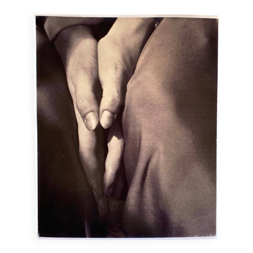 Vintage black and white art photo – Timeless elegance