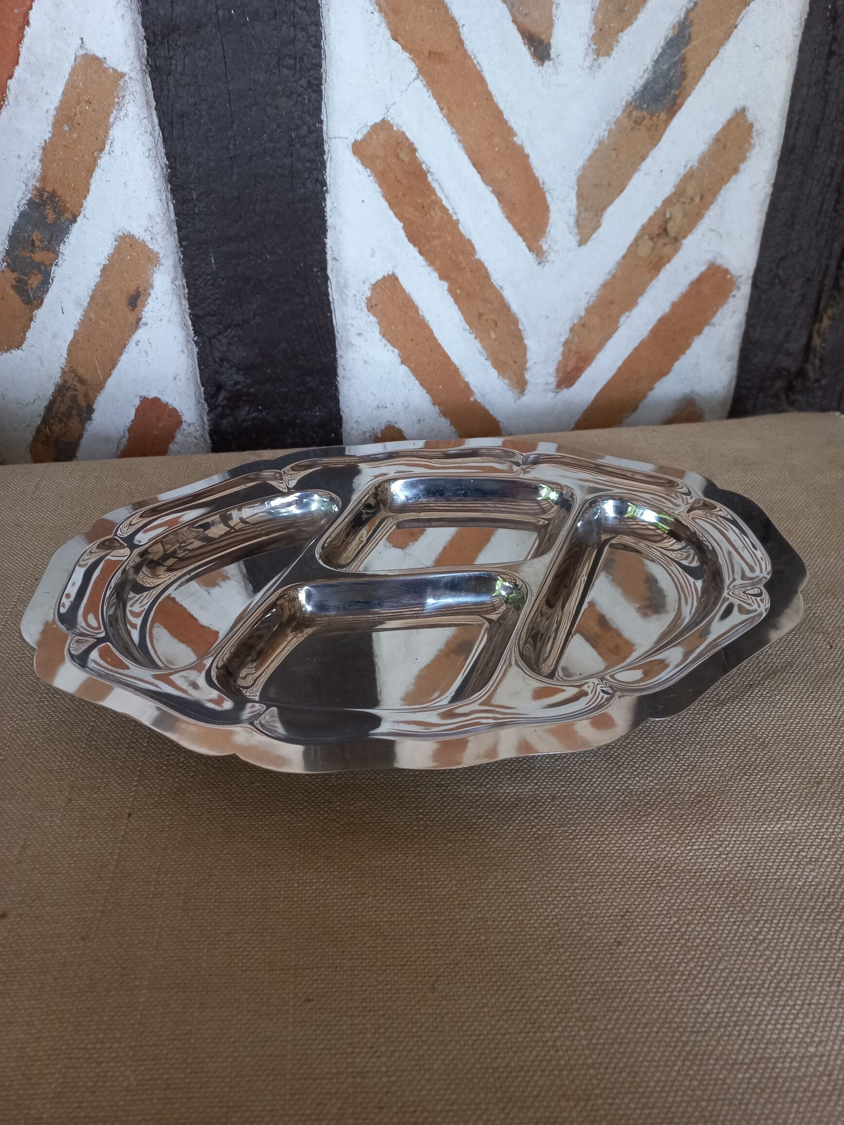 Stainless steel oval dish with compartments
