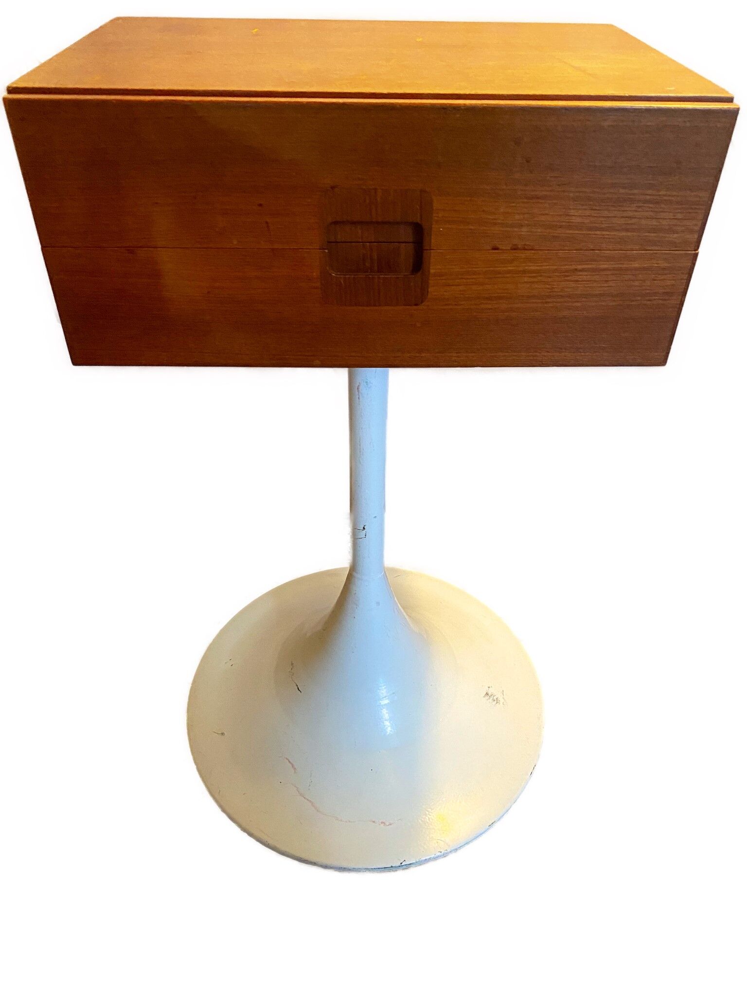 Vintage tulip foot bedside table