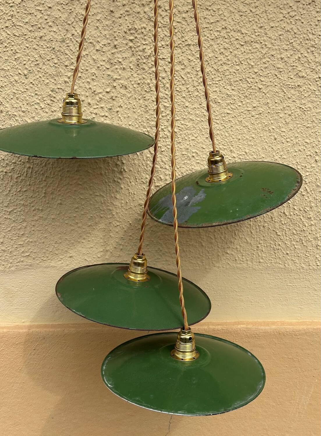 Lot of 4 vintage industrial enamelled metal suspensions.