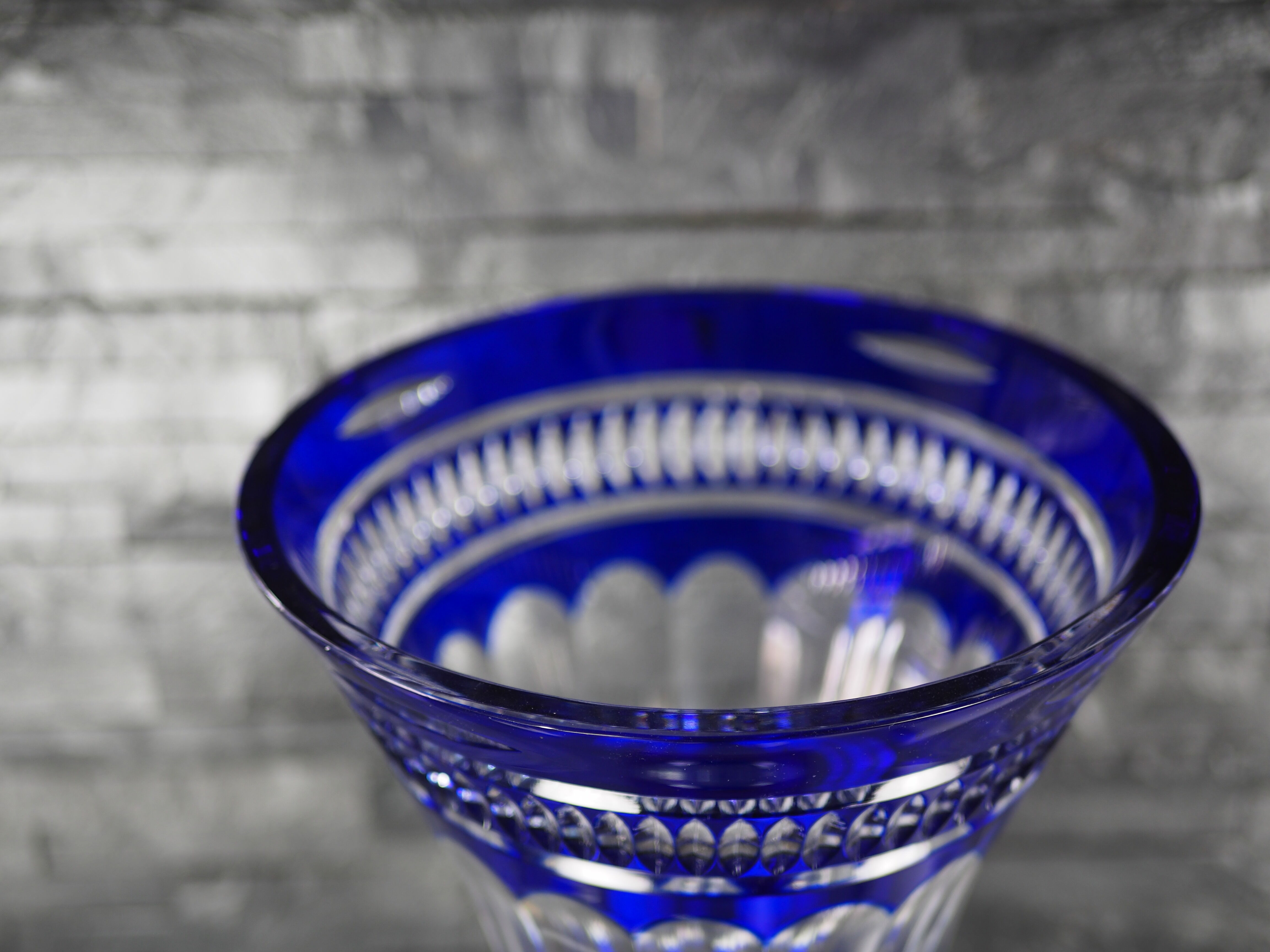 Cobalt blue carved crystal vase - Cristallerie de Lorraine