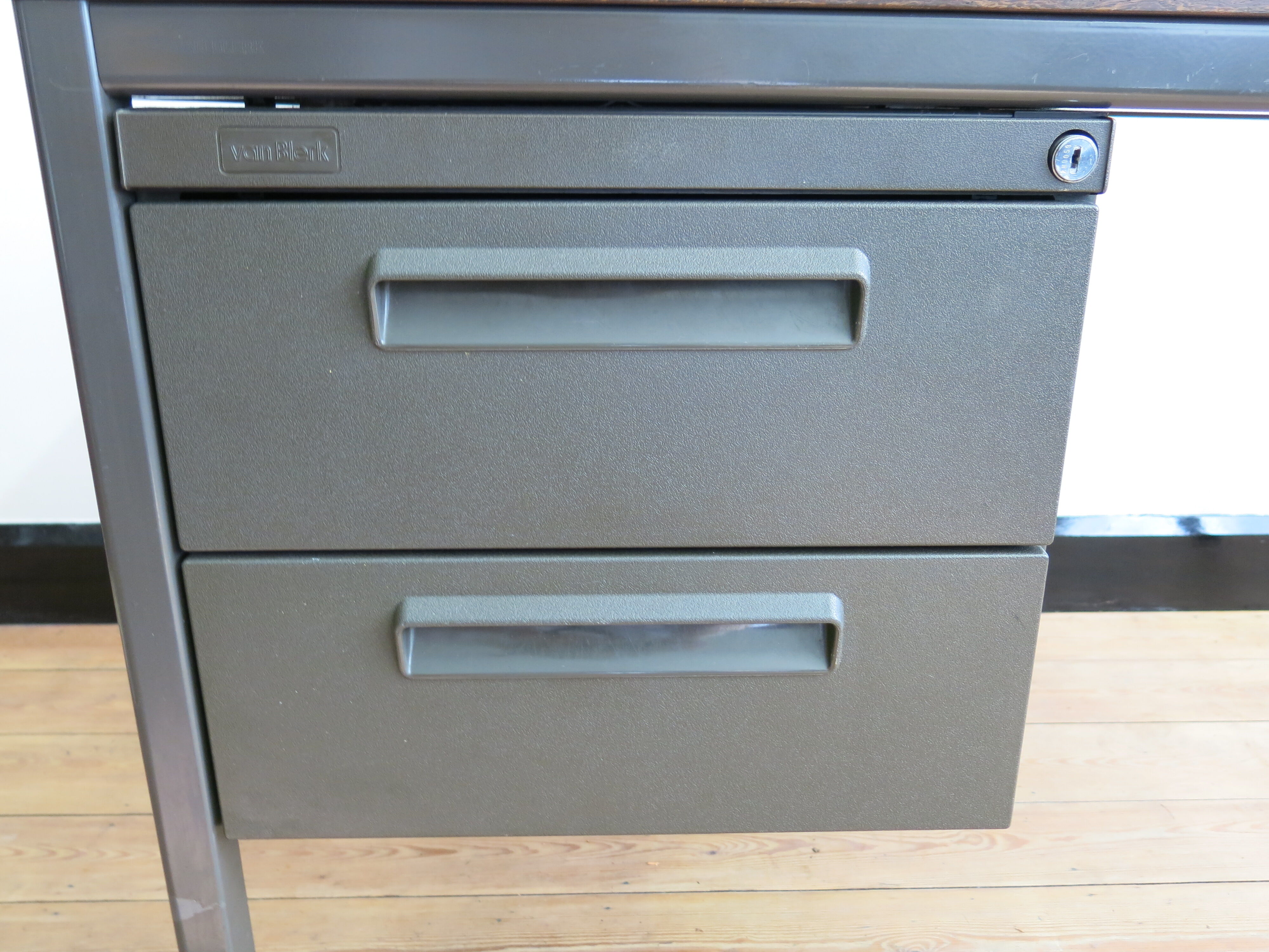 Van Blerk industrial office in steel and formica