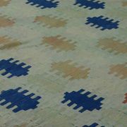 Grand vintage Turkish kilim in blue and ecru, 352 x 217 cm.
