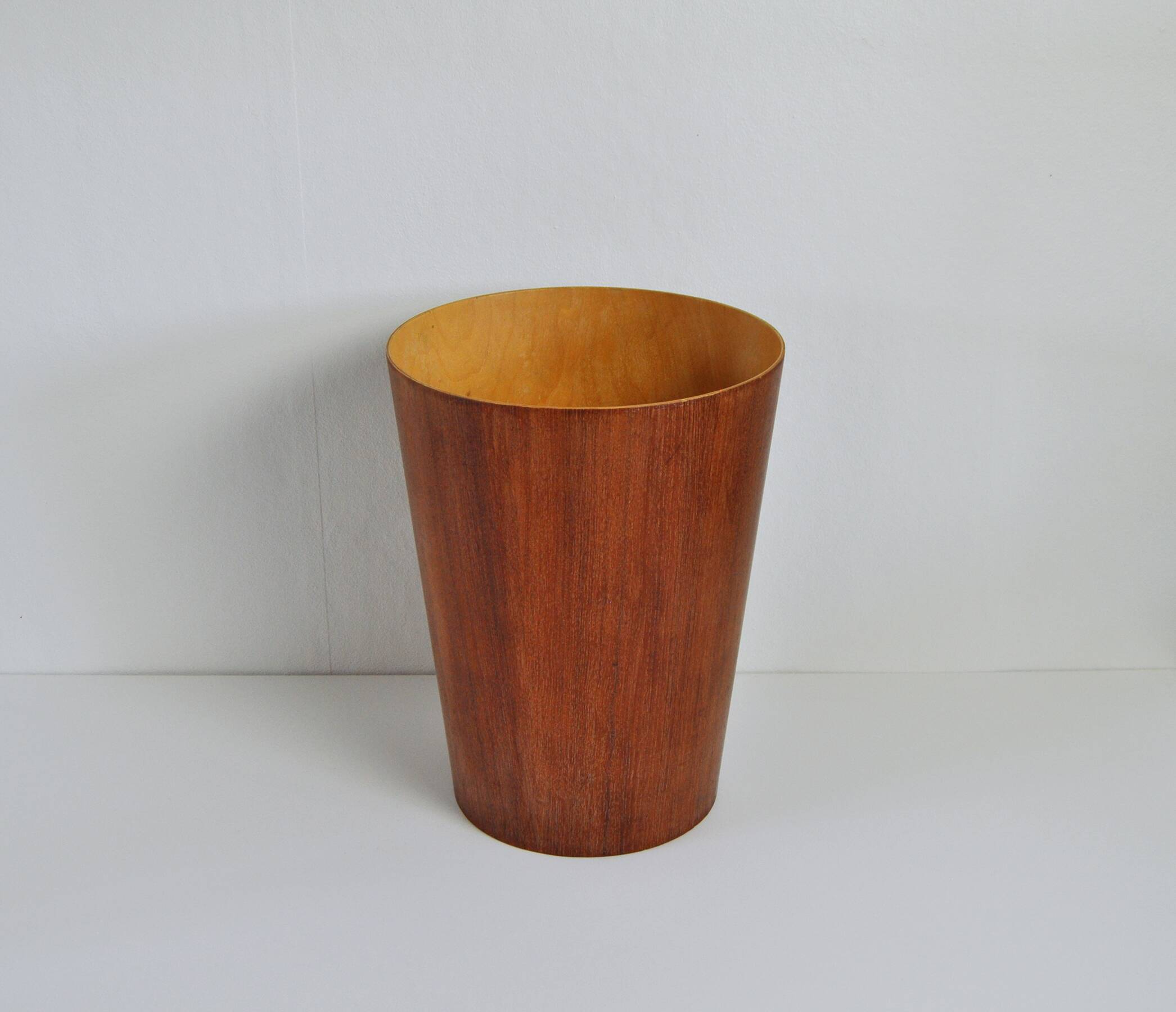 Panier en papier suédois conçu par Martin Åberg pour Servex