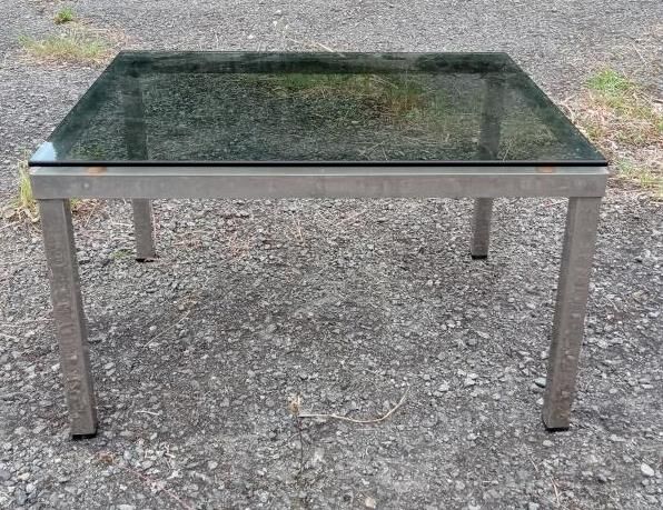 Coffee table glass and chrome metal