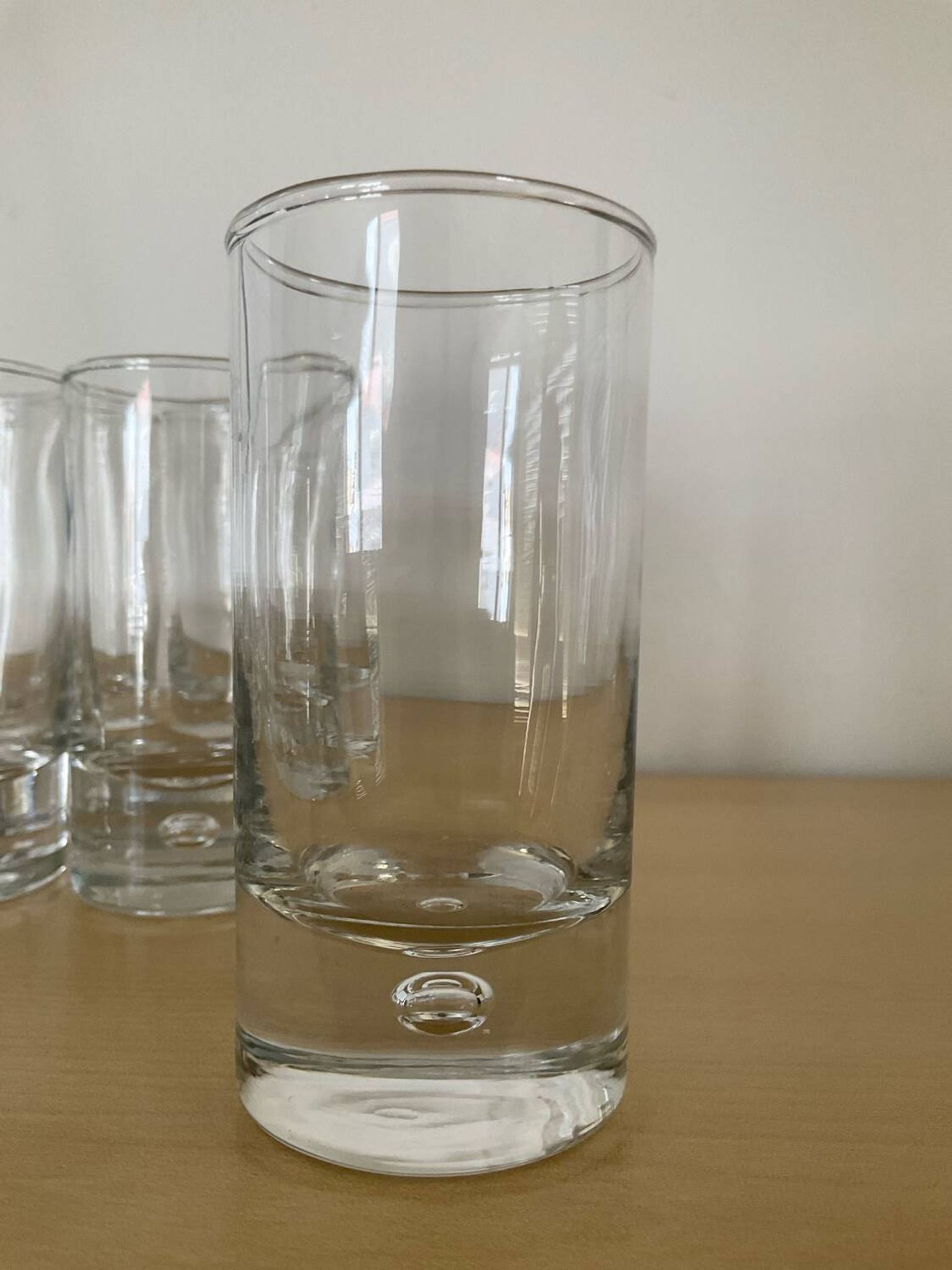 Set of 8 vintage glasses with bubble base