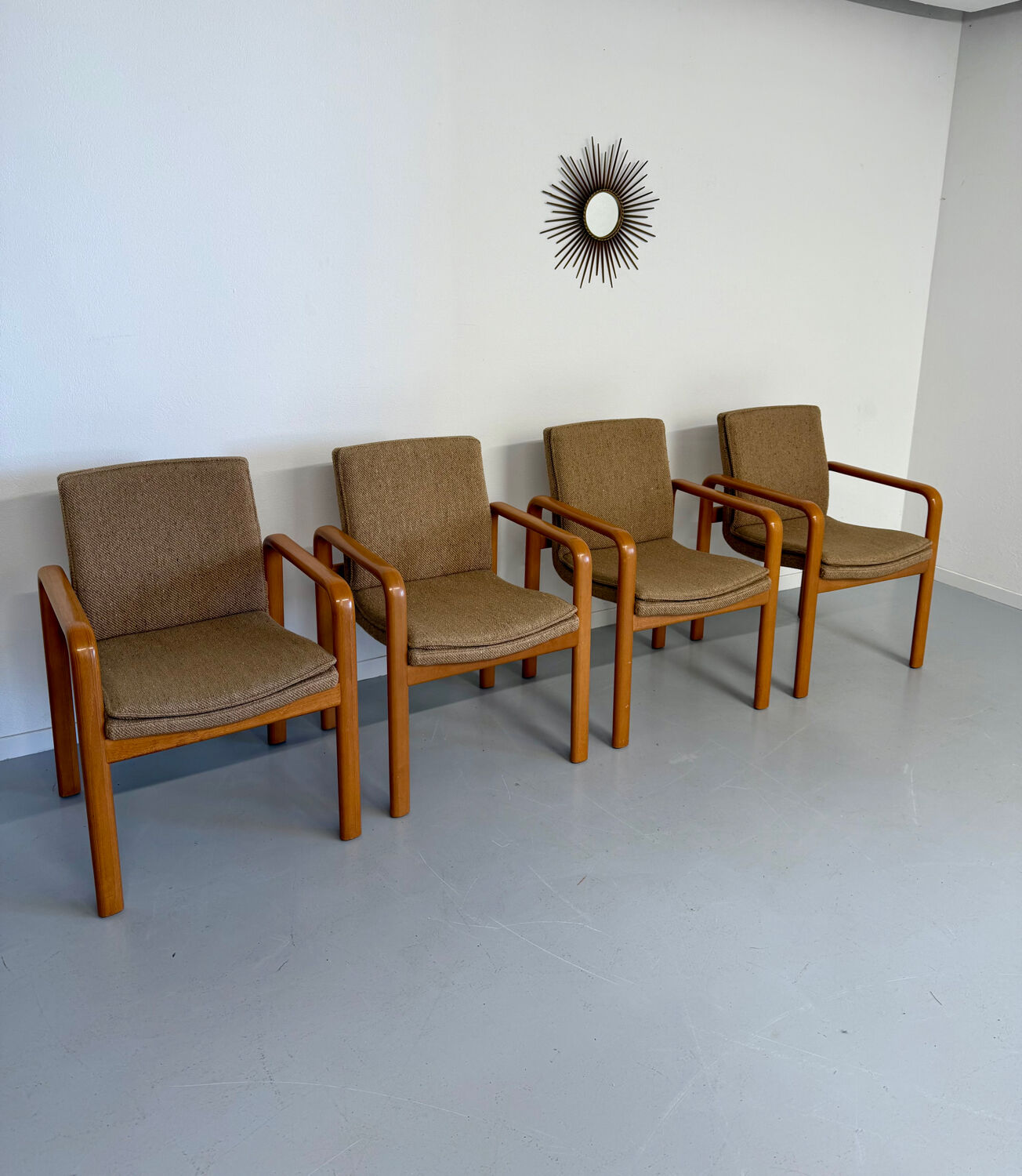 4 armchairs with armrests in beech and fabric, 1970s vintage design.