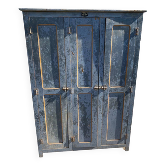 3-door wooden locker