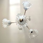 Murano chandelier with 3 iridescent flowers, 1980.