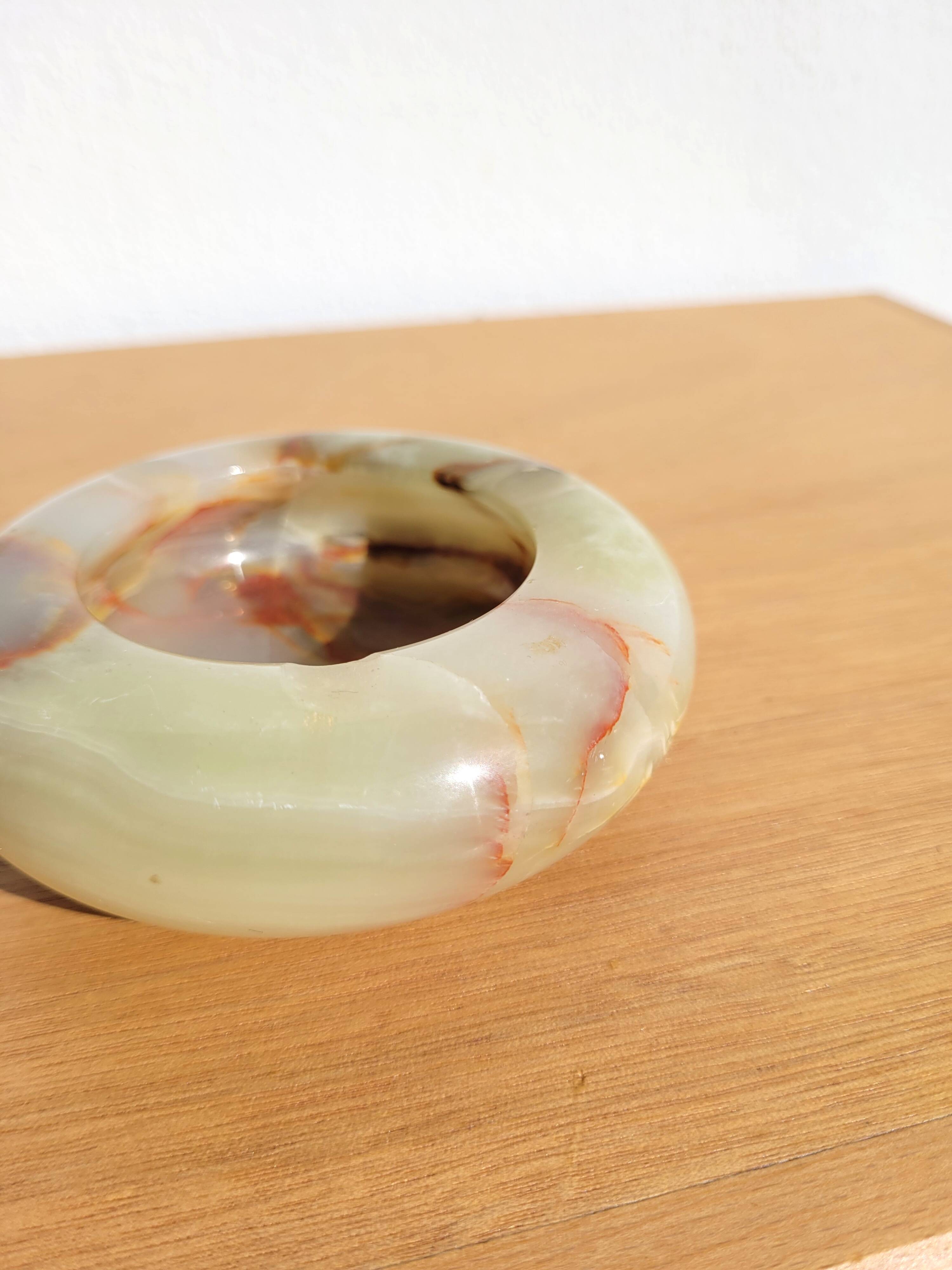 Small ashtray in onyx marble