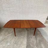 Table scandinave