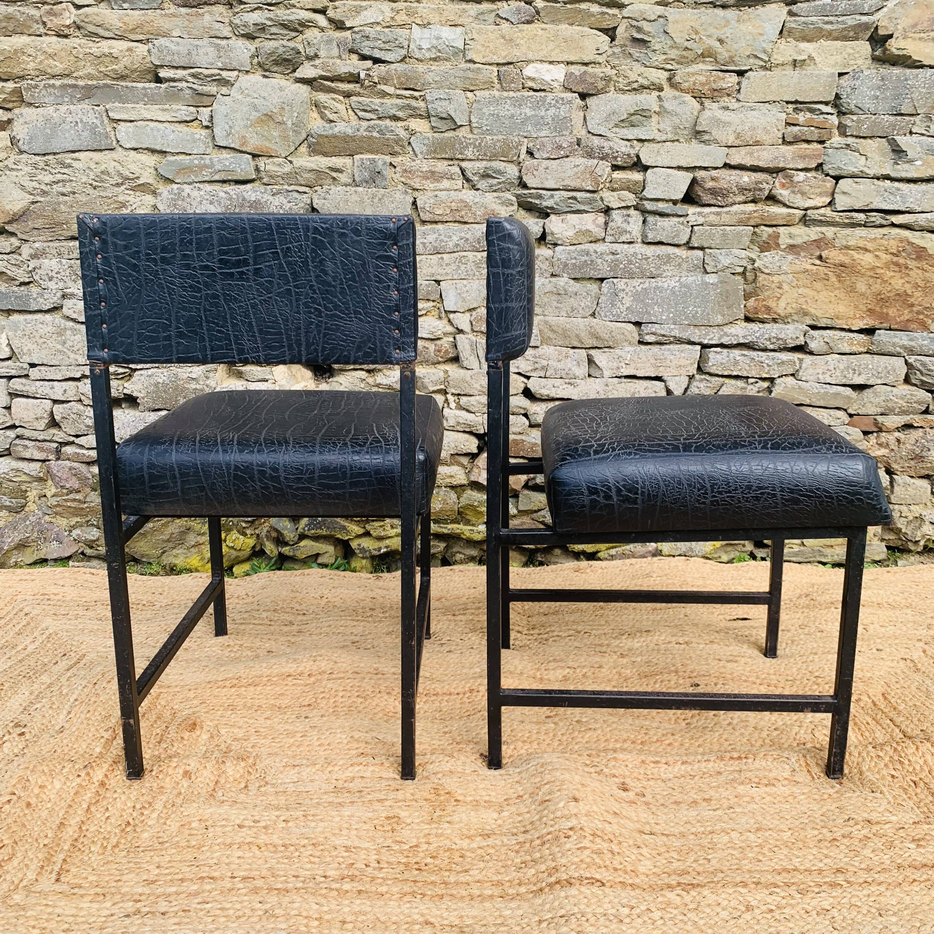 Ensemble de 4 chauffeuses modernistes