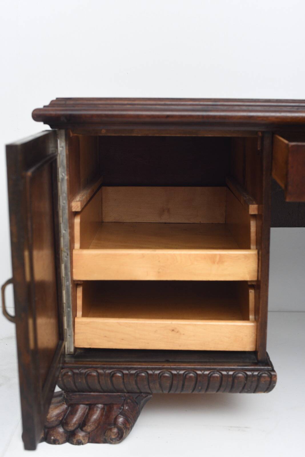 Vintage Desk in Walnut, 1920s