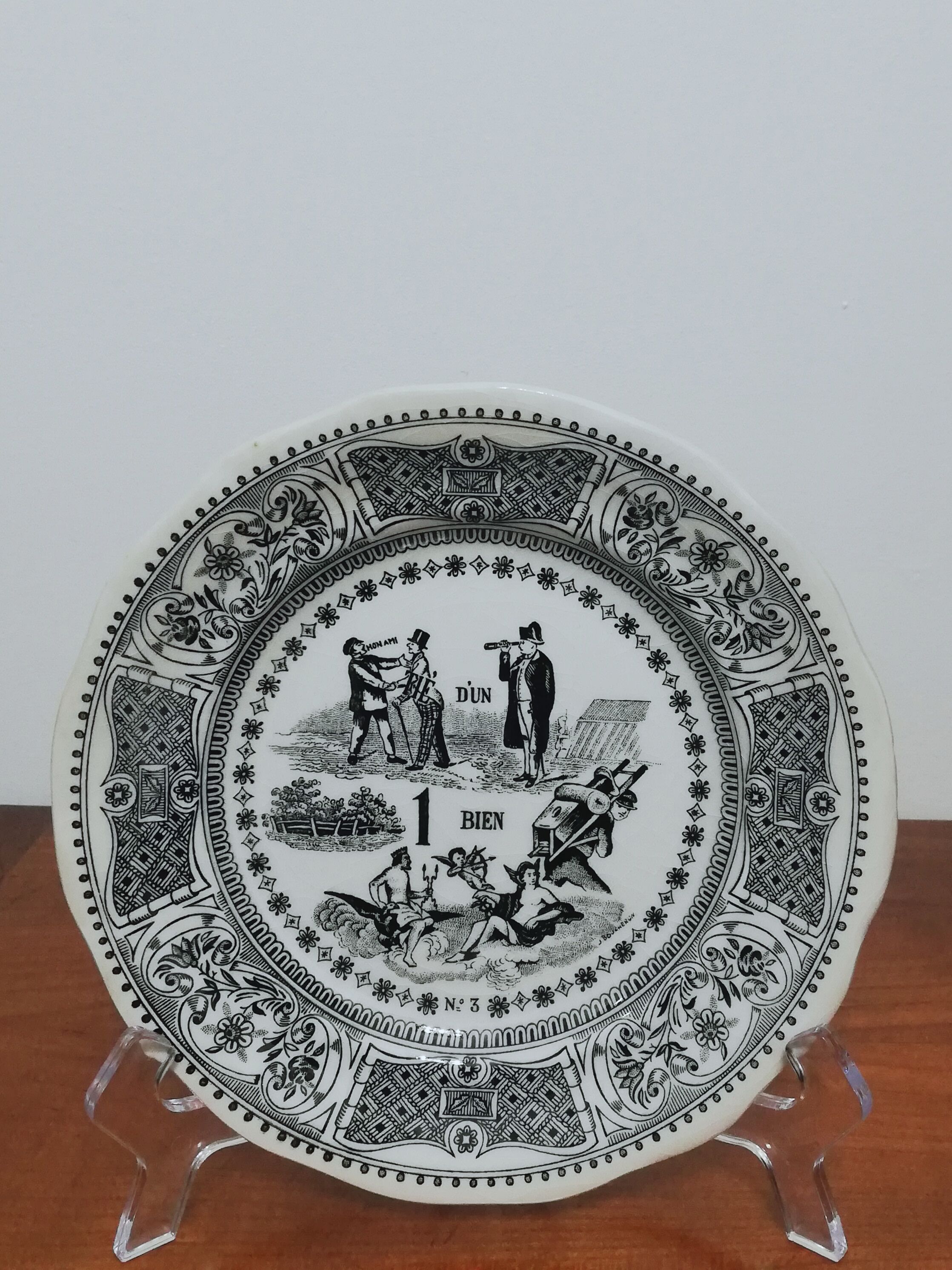 Talking plate Gien collection "Rébus" number 3