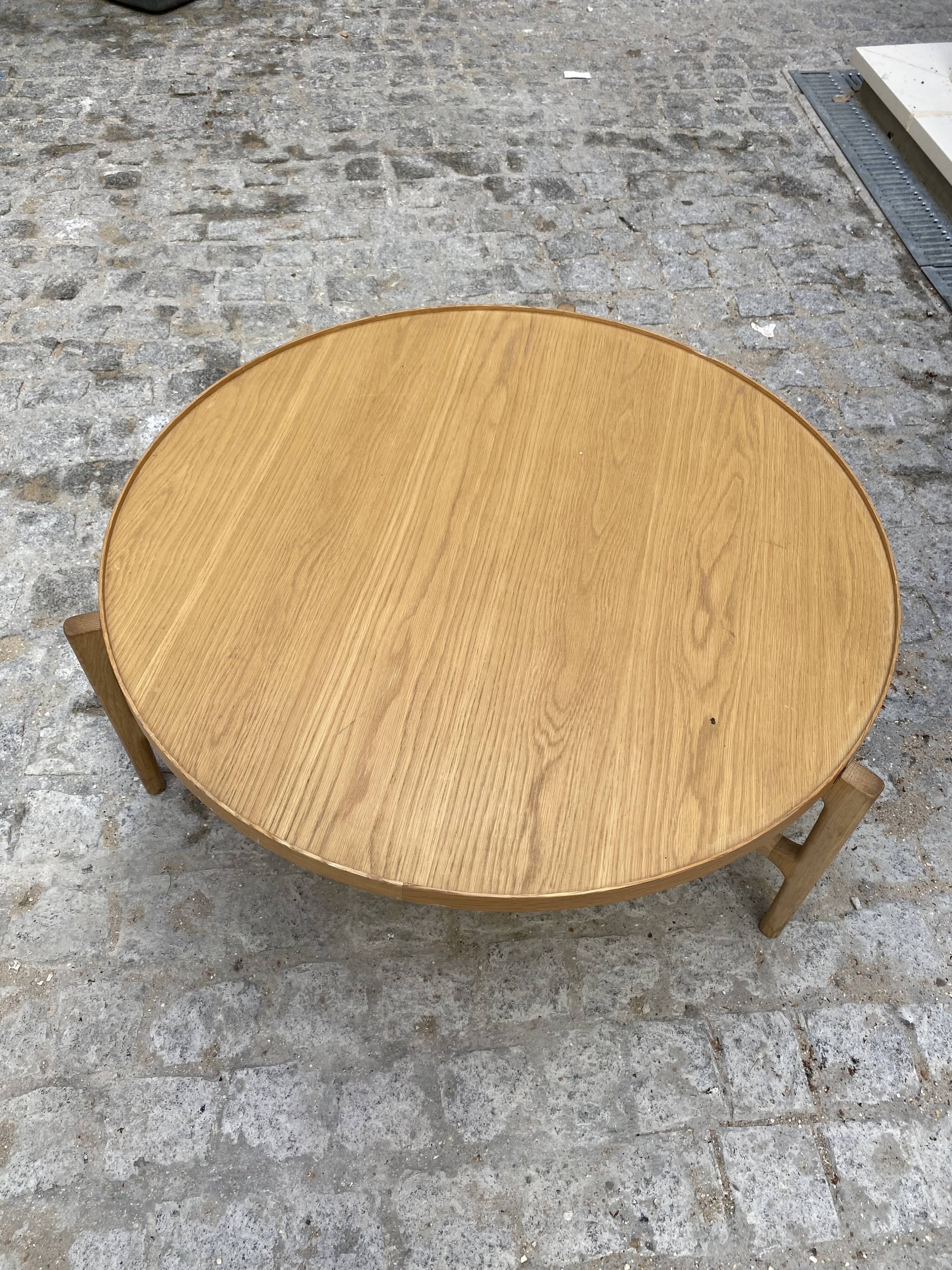 90 cm round wooden coffee table