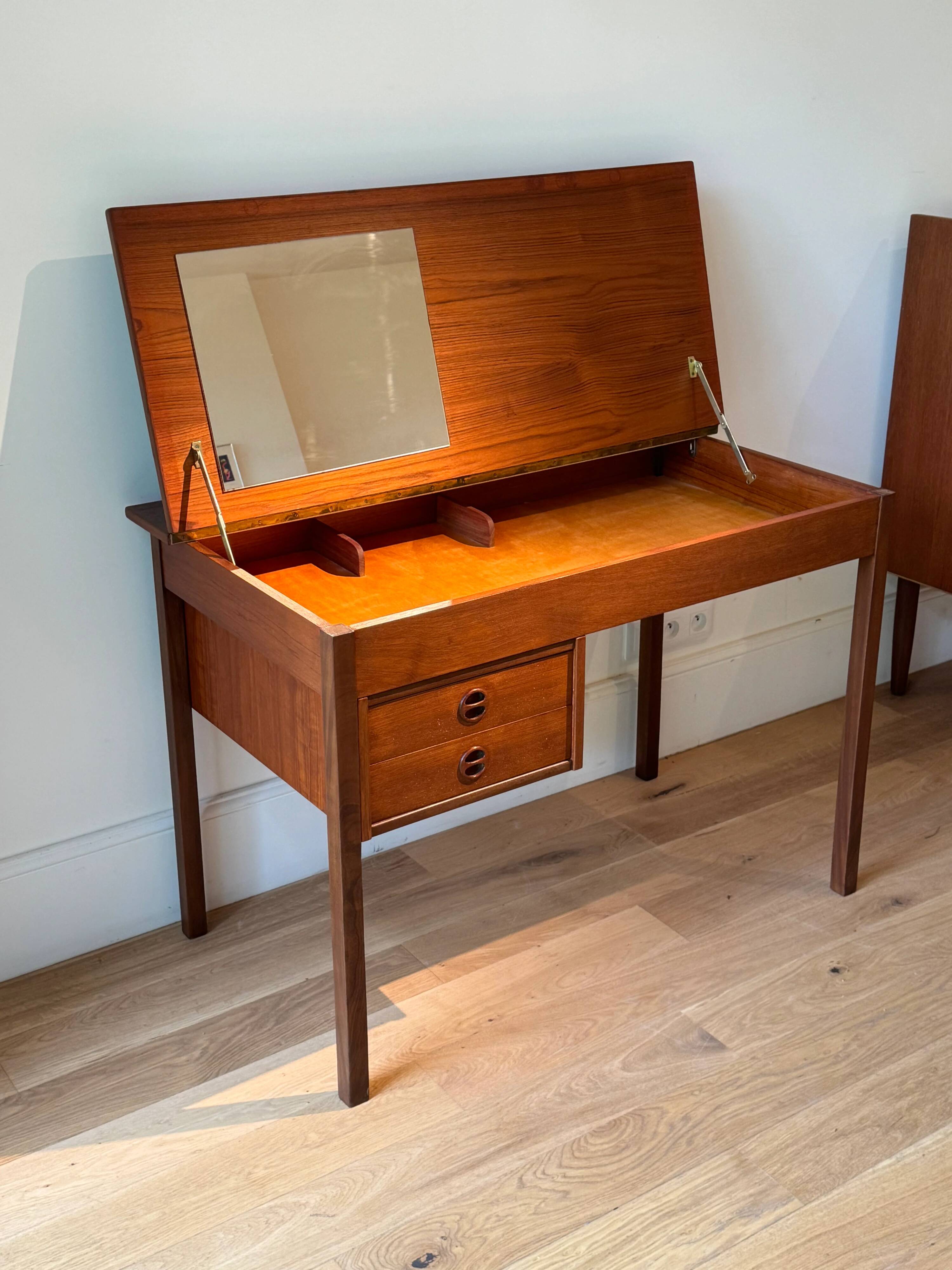 Scandinavian vintage teak desk / dressing table "Arnold"
