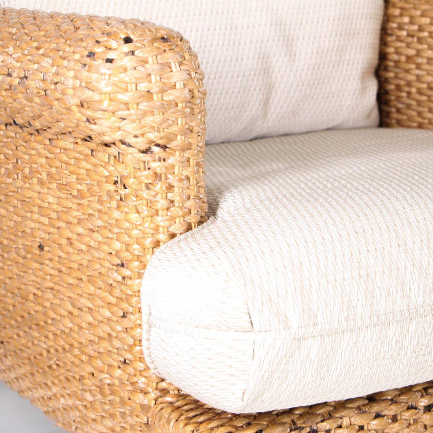 Pair of wicker armchairs