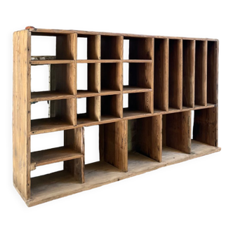 Shelf workshop or vinyl lockers