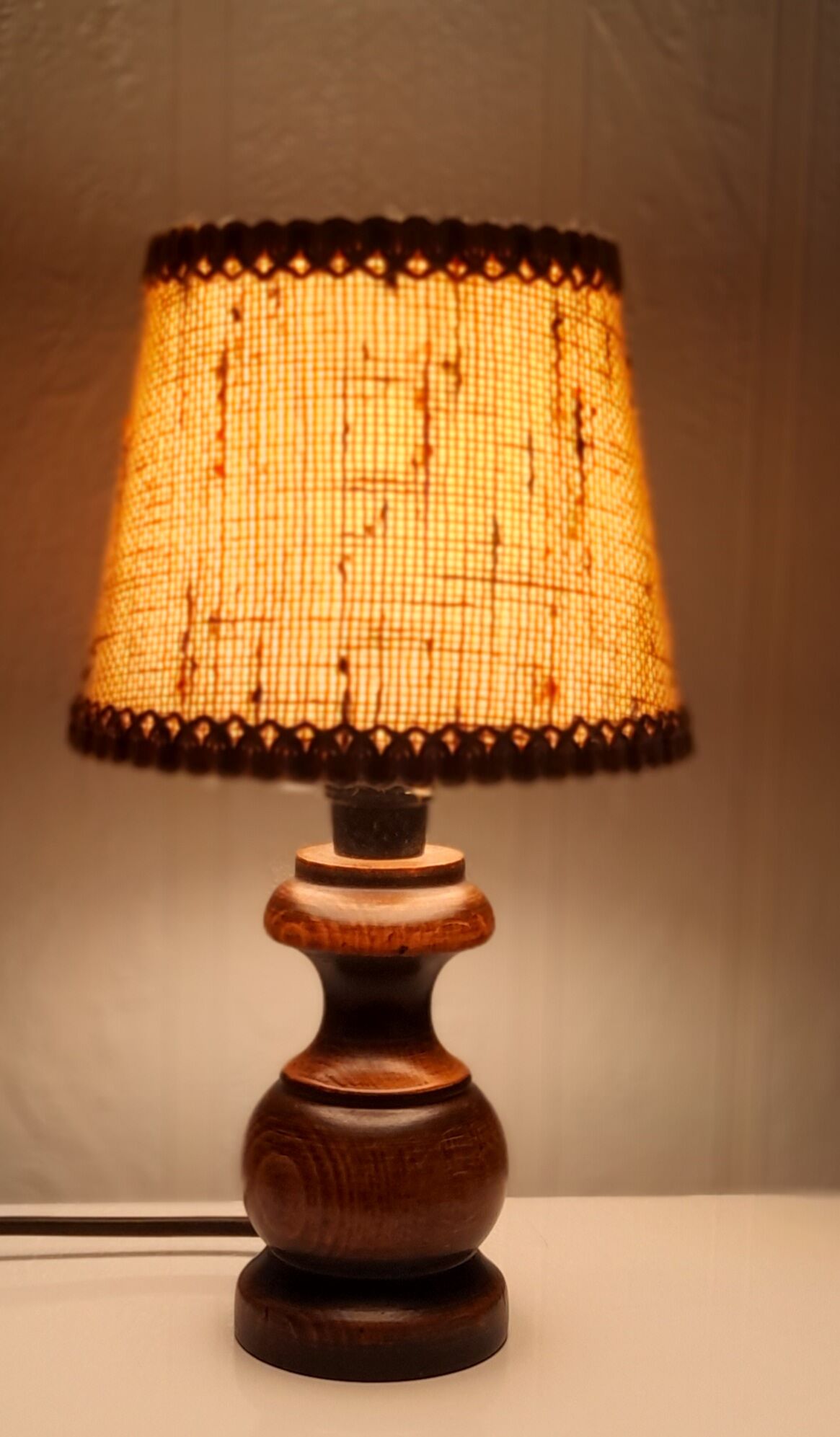 Bedside lamp wooden foot, clip jute lampshade, seventies