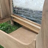 Lit ancien en bois brut