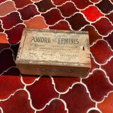 Wooden box Feminis Powder