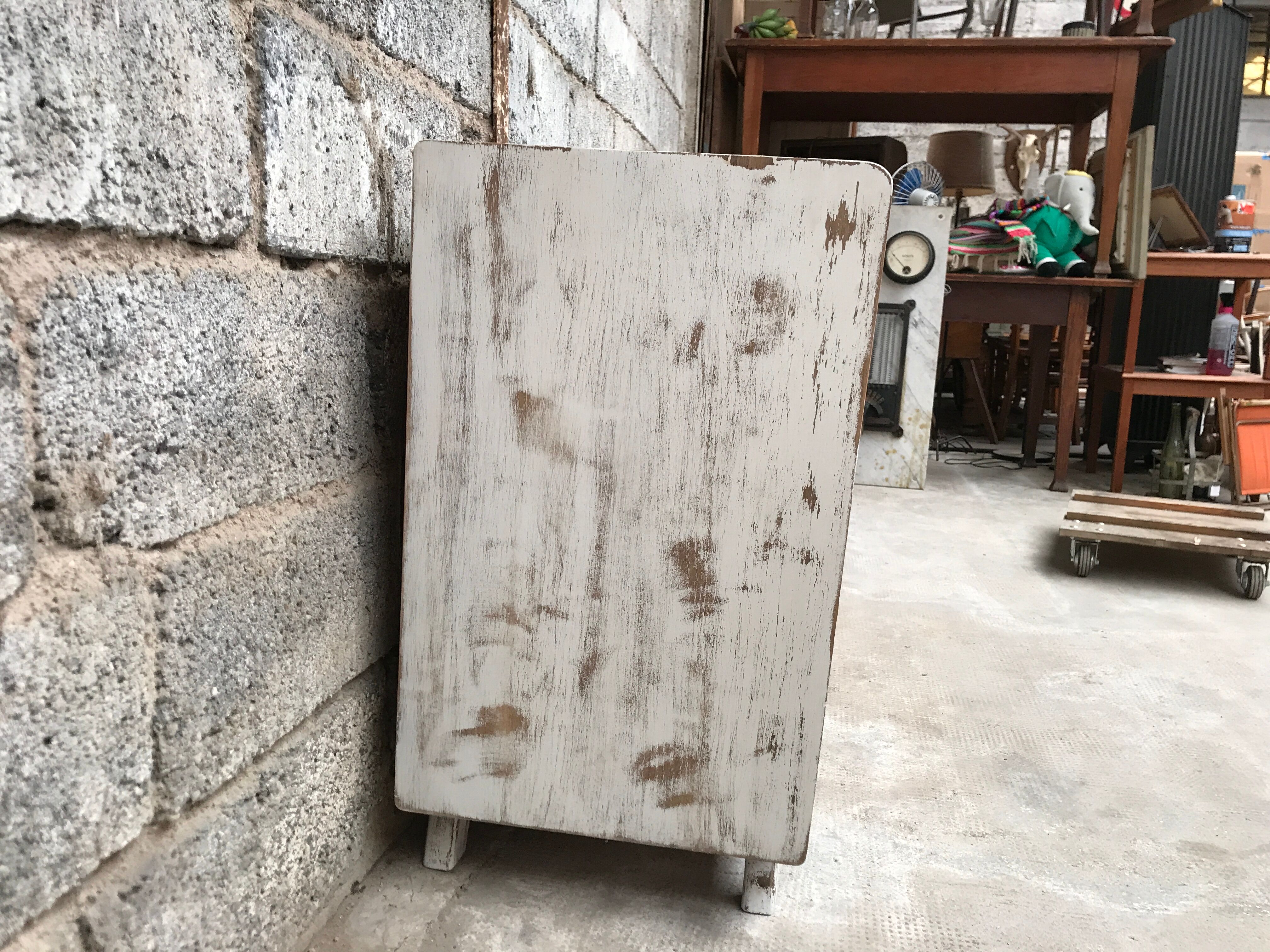Buffet bahut vintage 1950 pieds compas patine blanche