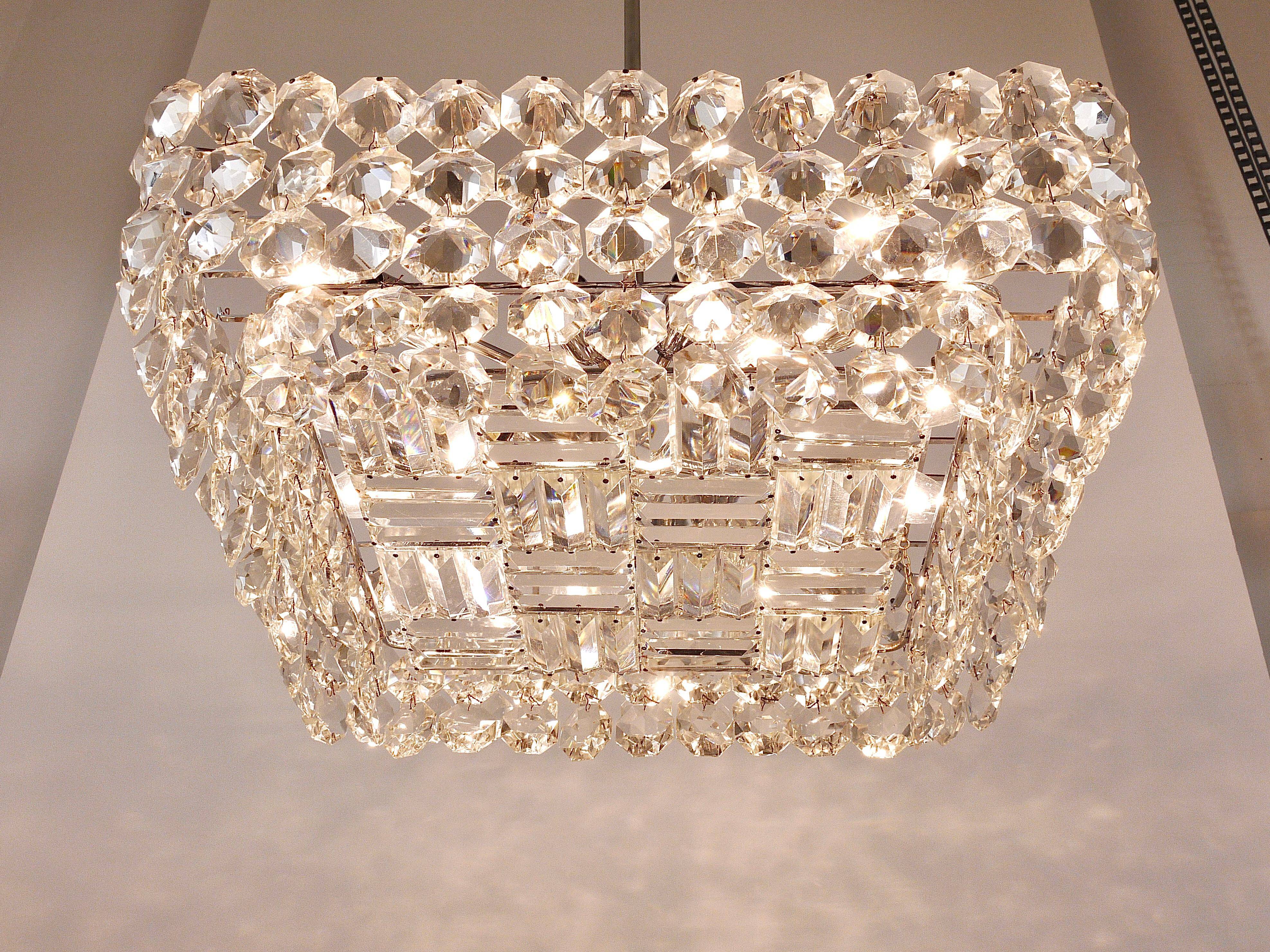 Large square chandelier by Bakalowits with diamond-shaped crystals, Austria, 1950s.