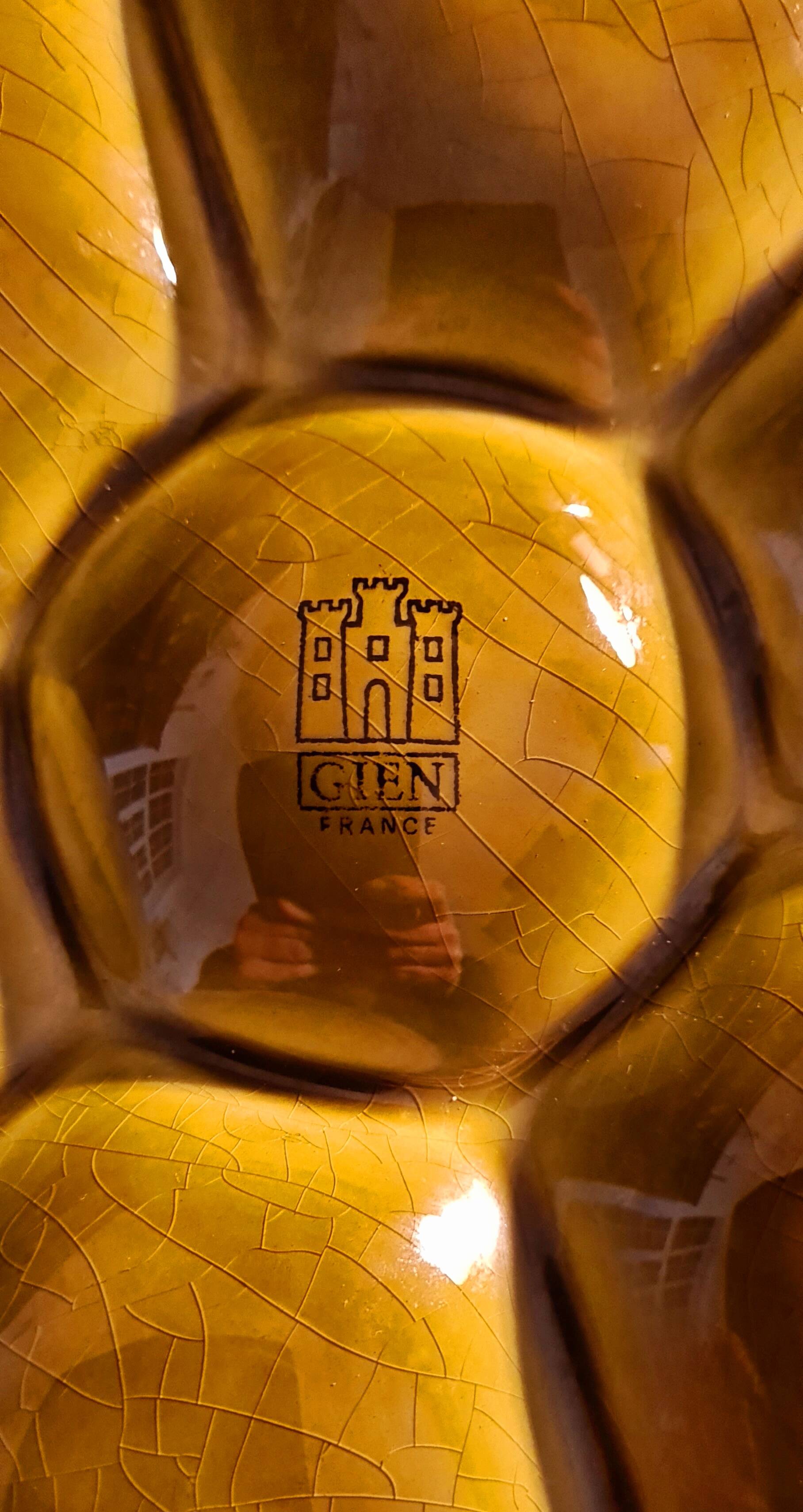 Set of six Gien oyster plates