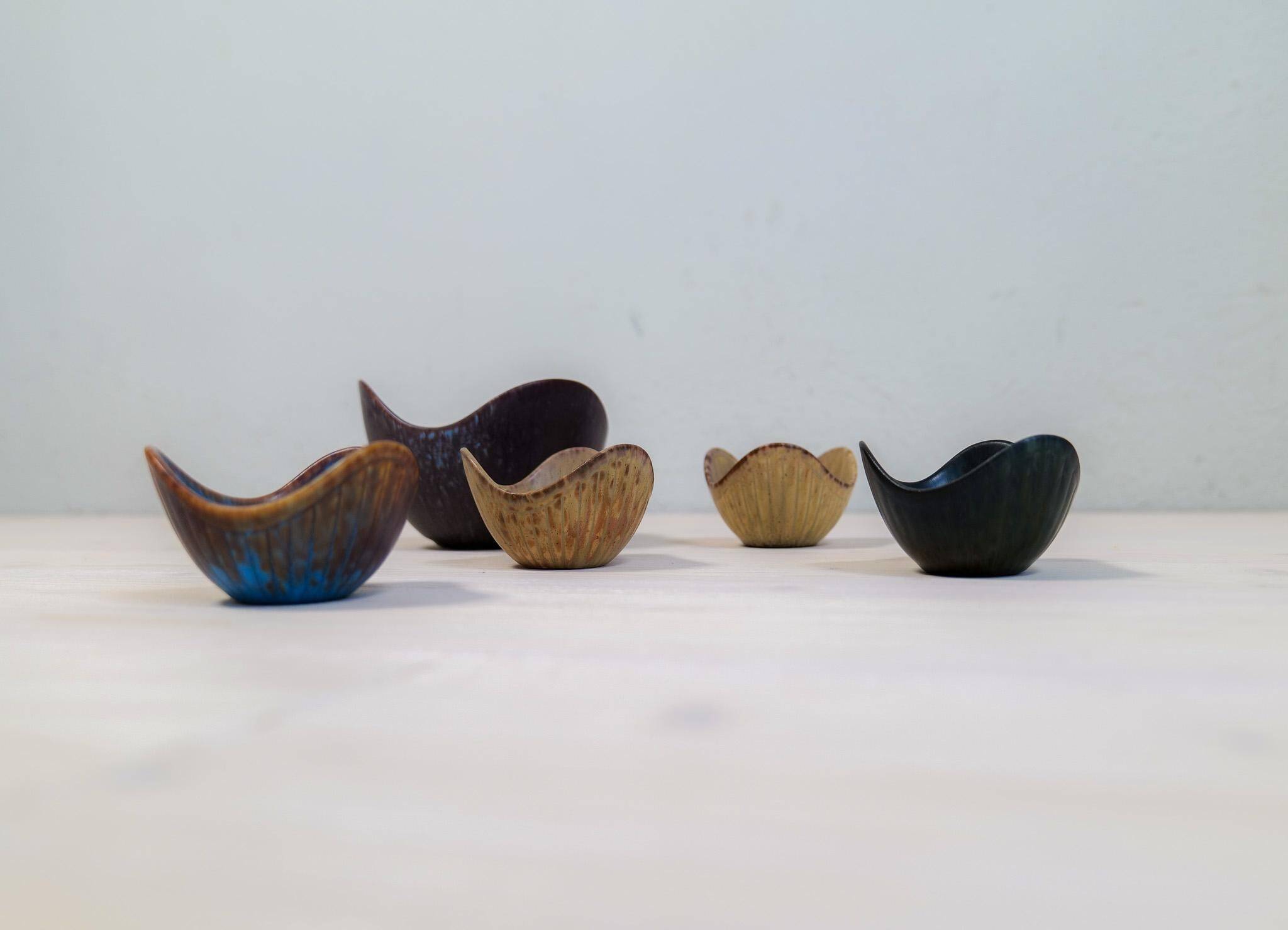 Mid-Century Modern Set of 5 Bowls Rörstrand Gunnar Nylund, Sweden, 1950s