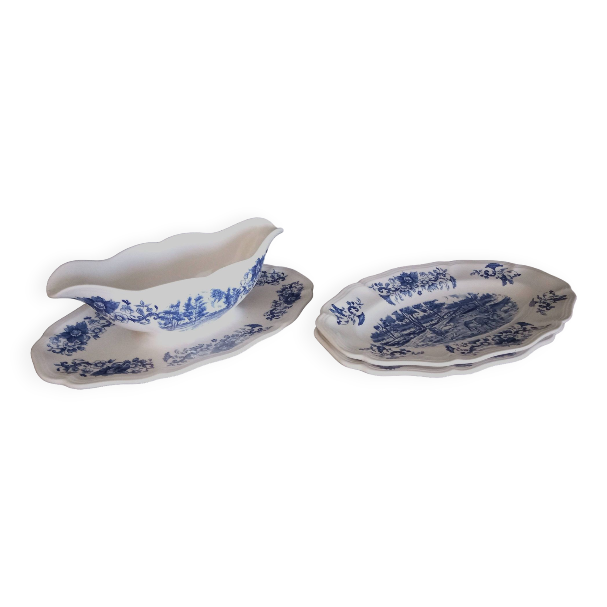 Set of a gravy boat and 2 Sarreguemines ceramic ravines, Derby model