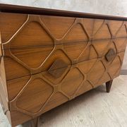 Contemporary chest of drawers