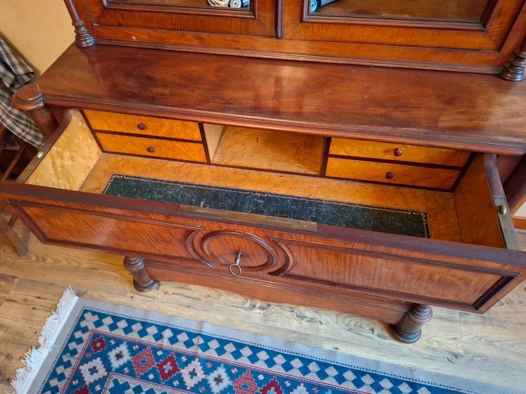 Louis Philippe XIX secretary bookcase in very good condition.