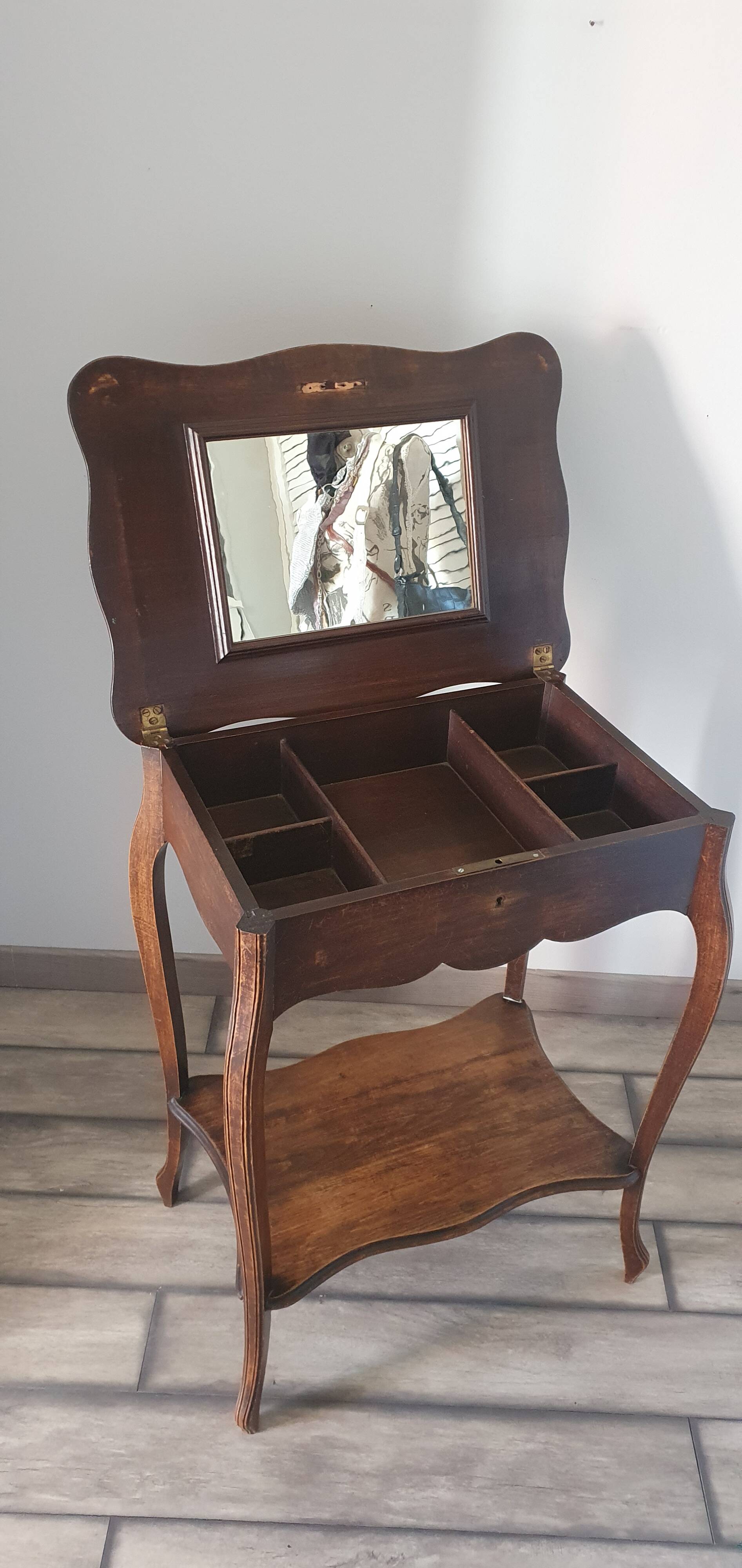 Meuble coiffeuse