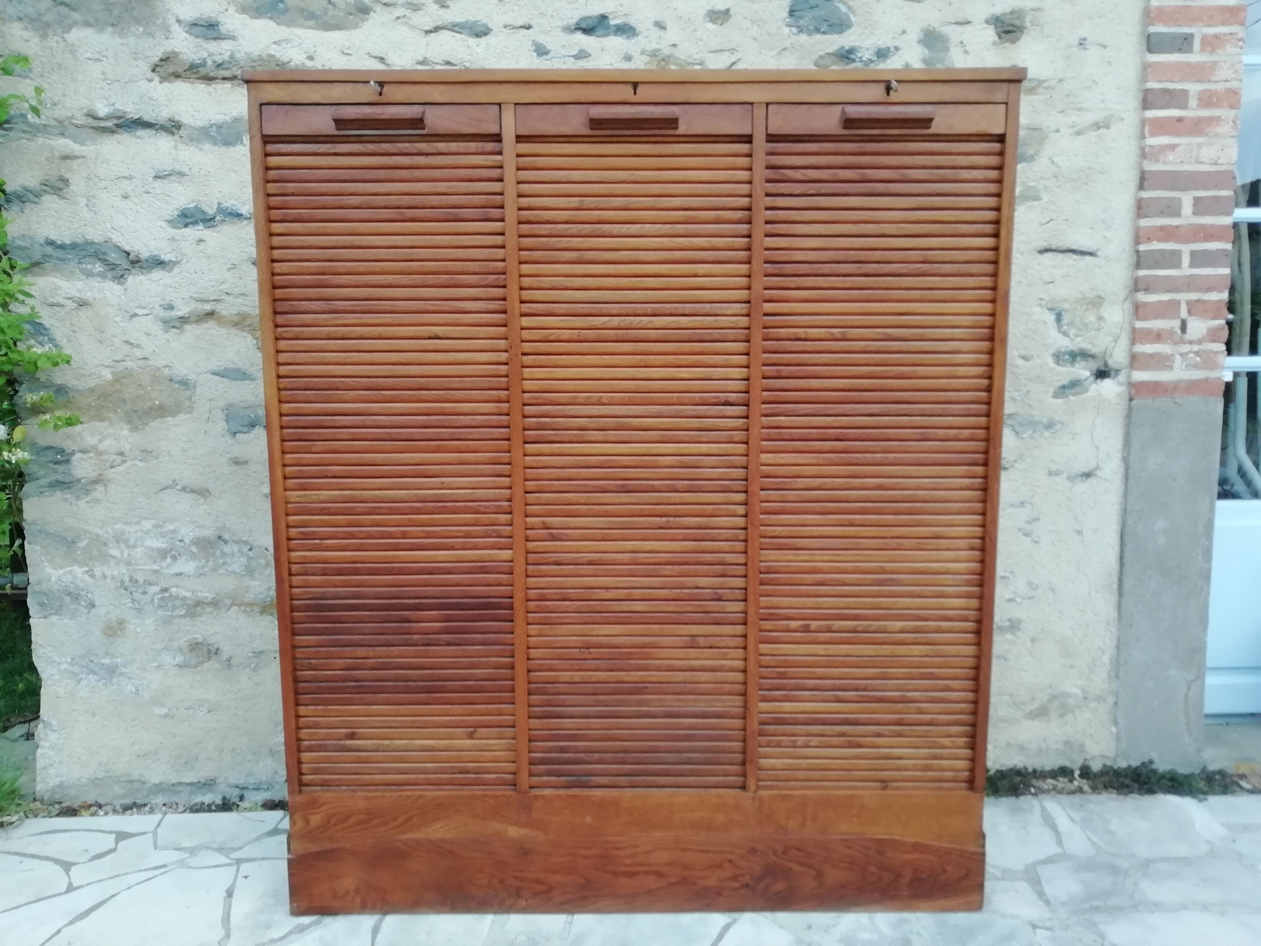 Curtain clssor 3 doors