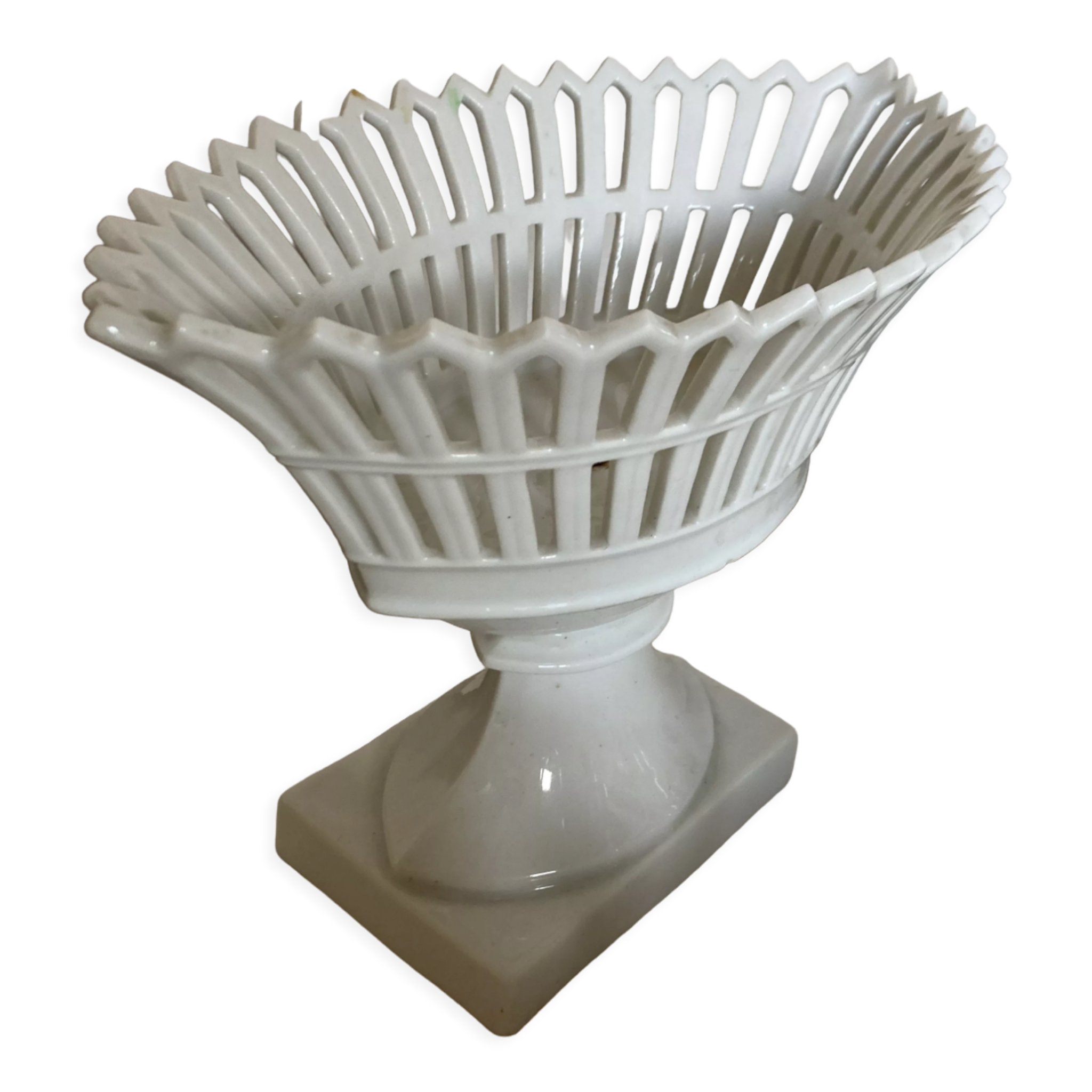 Produit BHV Coupe navette ajourée Louis Philippe