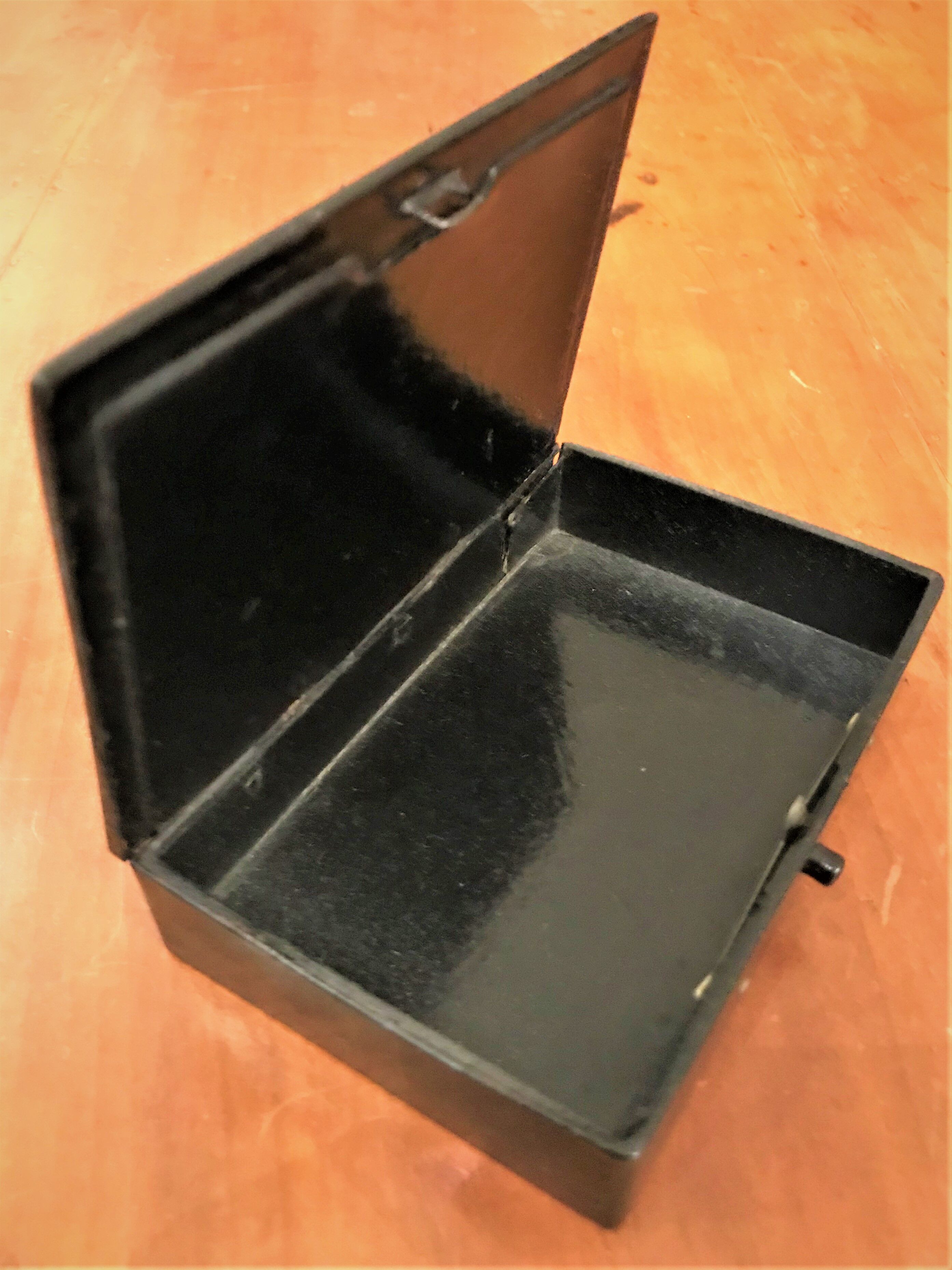 black laqué wooden box décor Paris