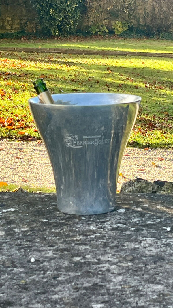 Seau à champagne Perrier Jouet, baignoire à champagne vintage en étain français.