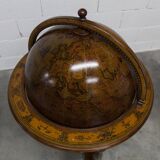 Bar globe maps rolling world