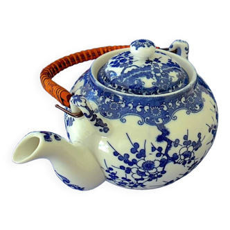 Japanese blue-white porcelain teapot