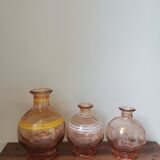 Lot de 3 carafes vintage sérigraphié rose verre moulé