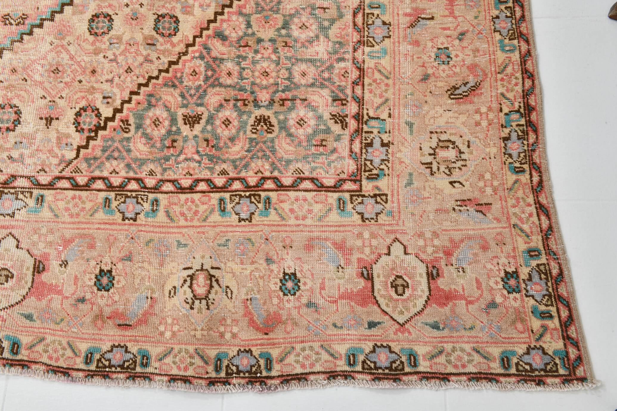 Pale Red & Teal Green Persian Heriz Rug, 288x382Cm
