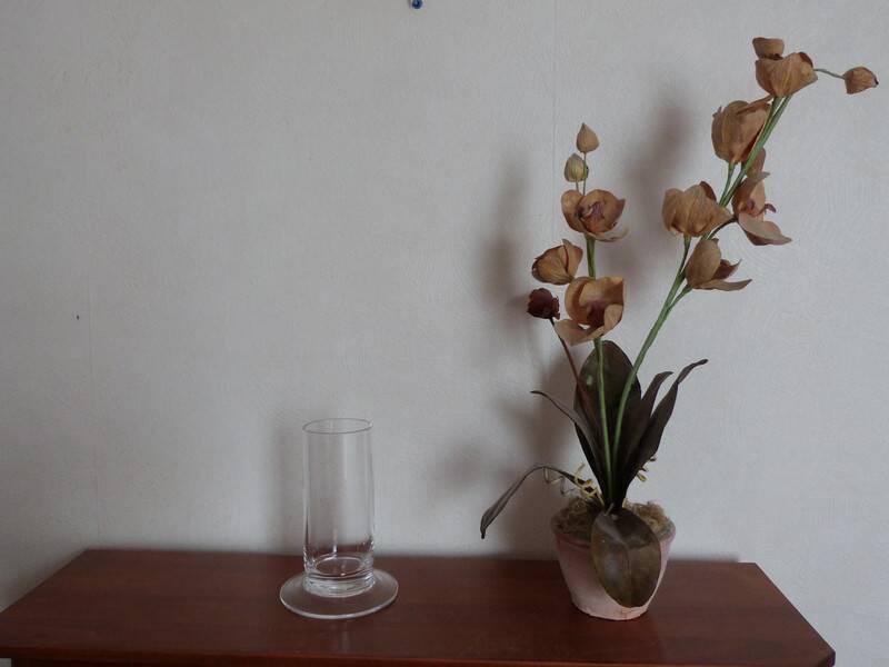 White glass cylindrical vase