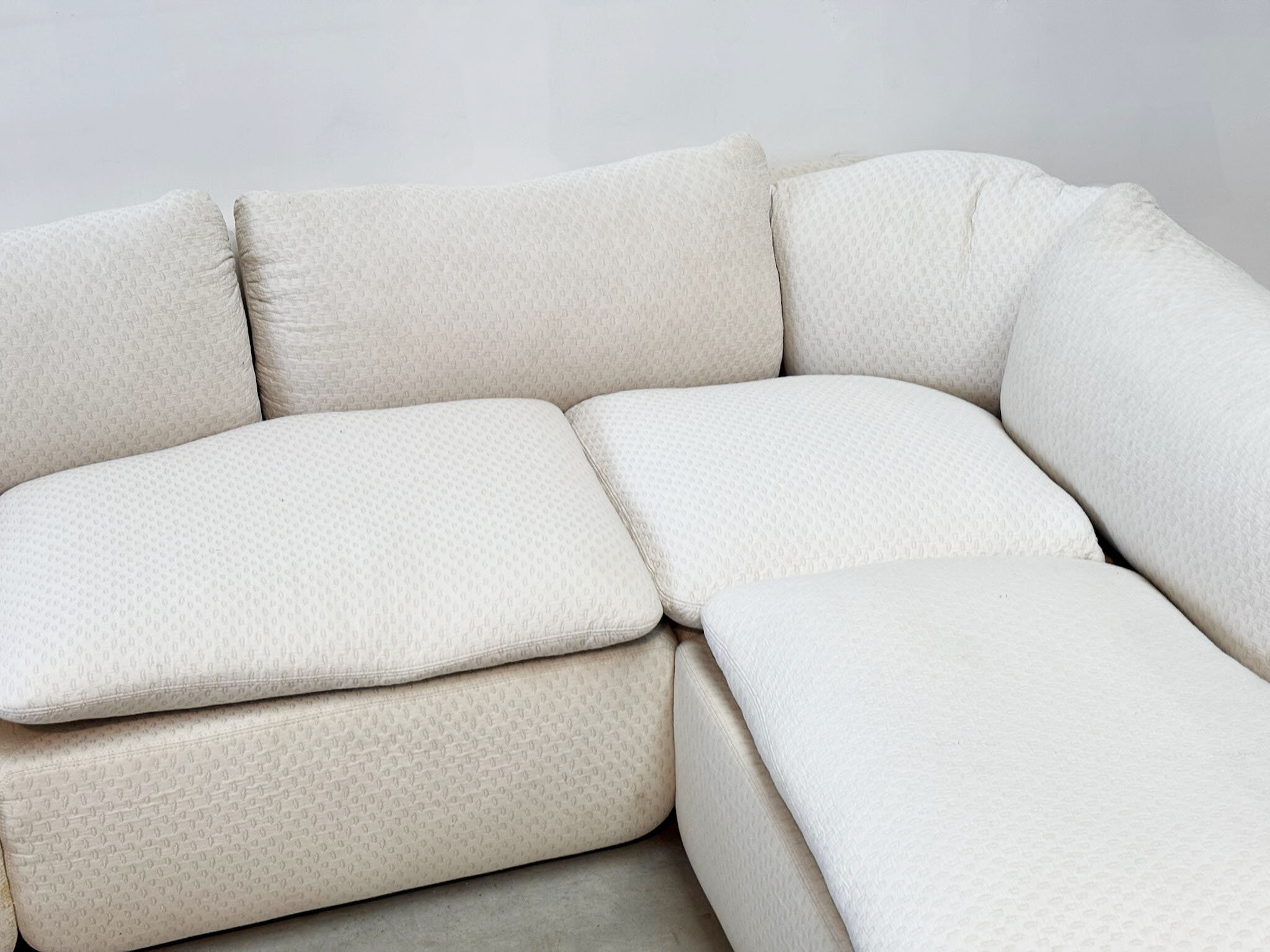 Confidential sofa by Alberto Rosselli for Saporiti